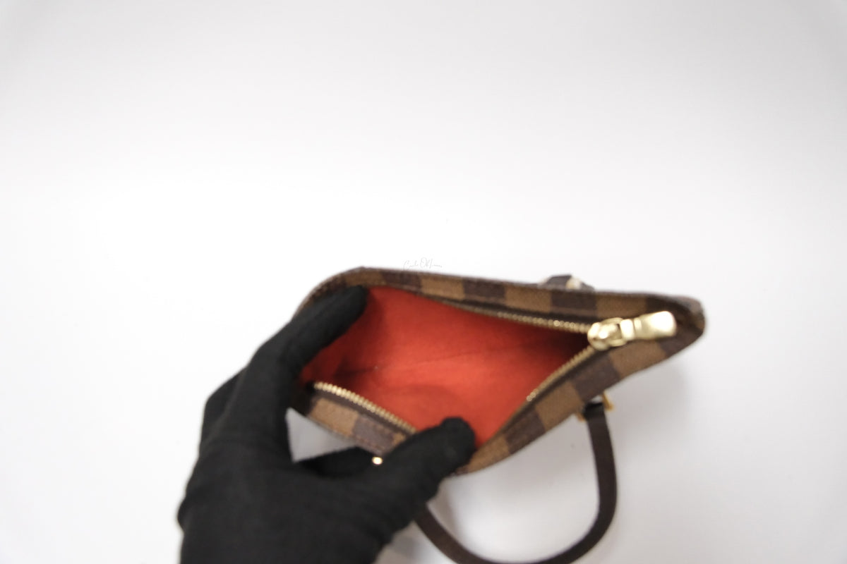 LOUIS VUITTON  MANOSQUE POUCH