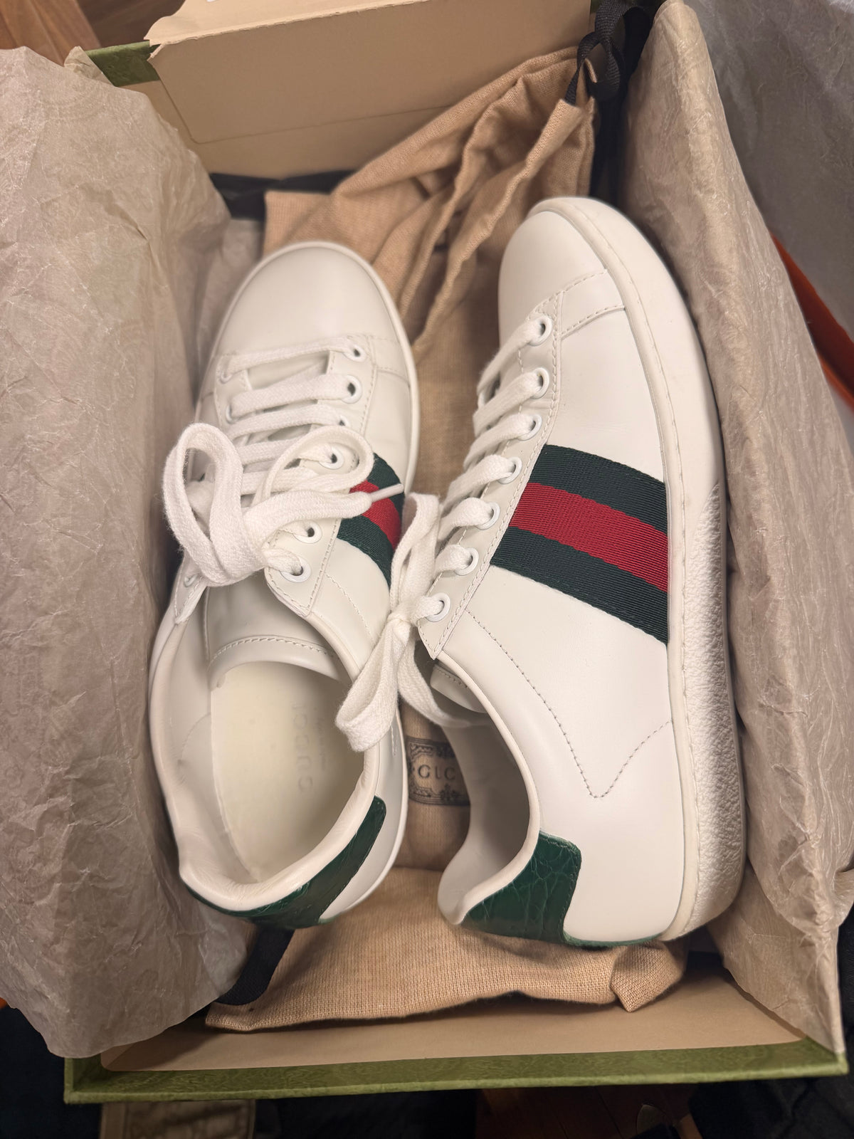 GUCCI SNEAKER SIZE 35