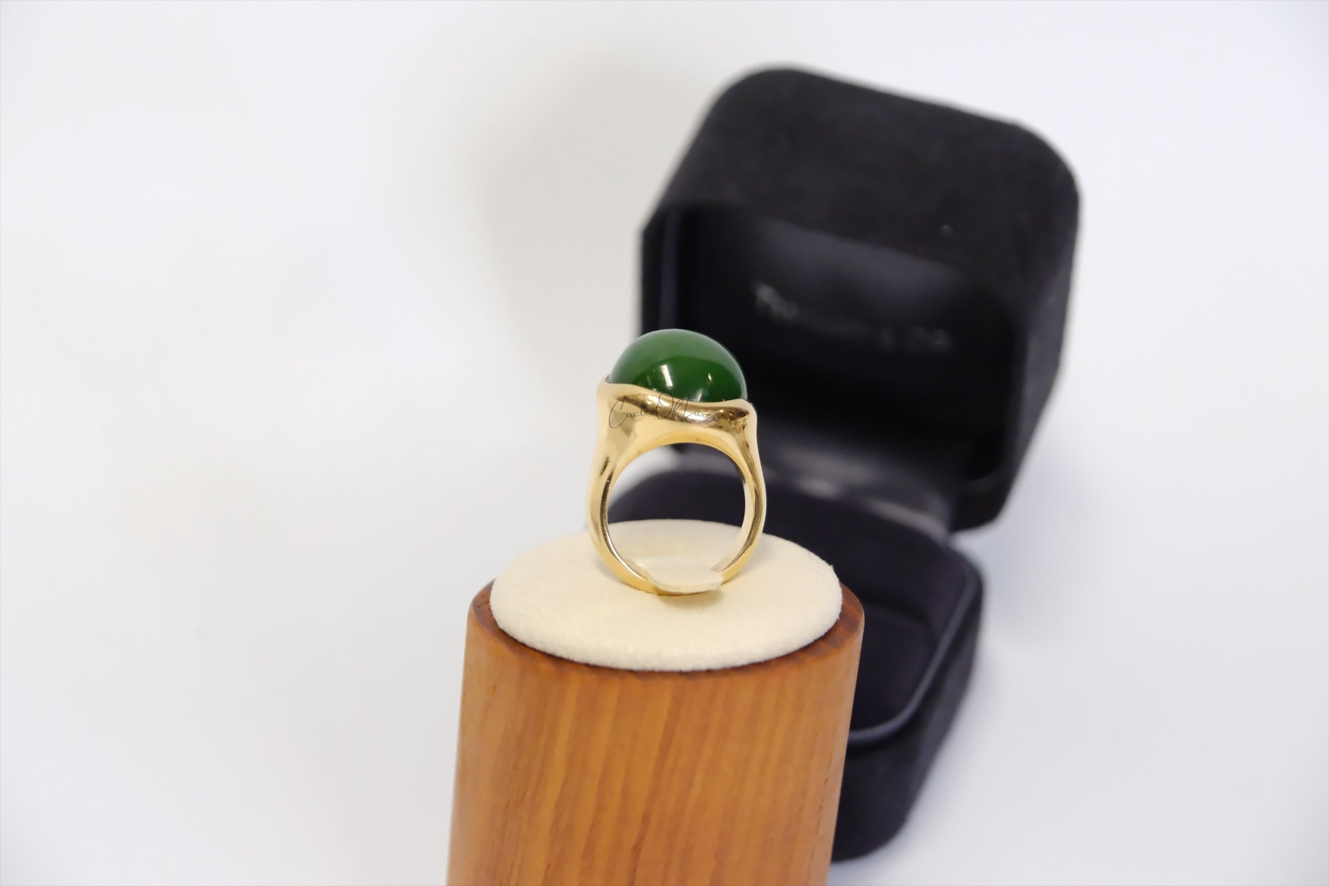 Rare TFN X Elsa Peretti™ Cabochon Ring
in Yellow Gold with Green Nephrite Jade