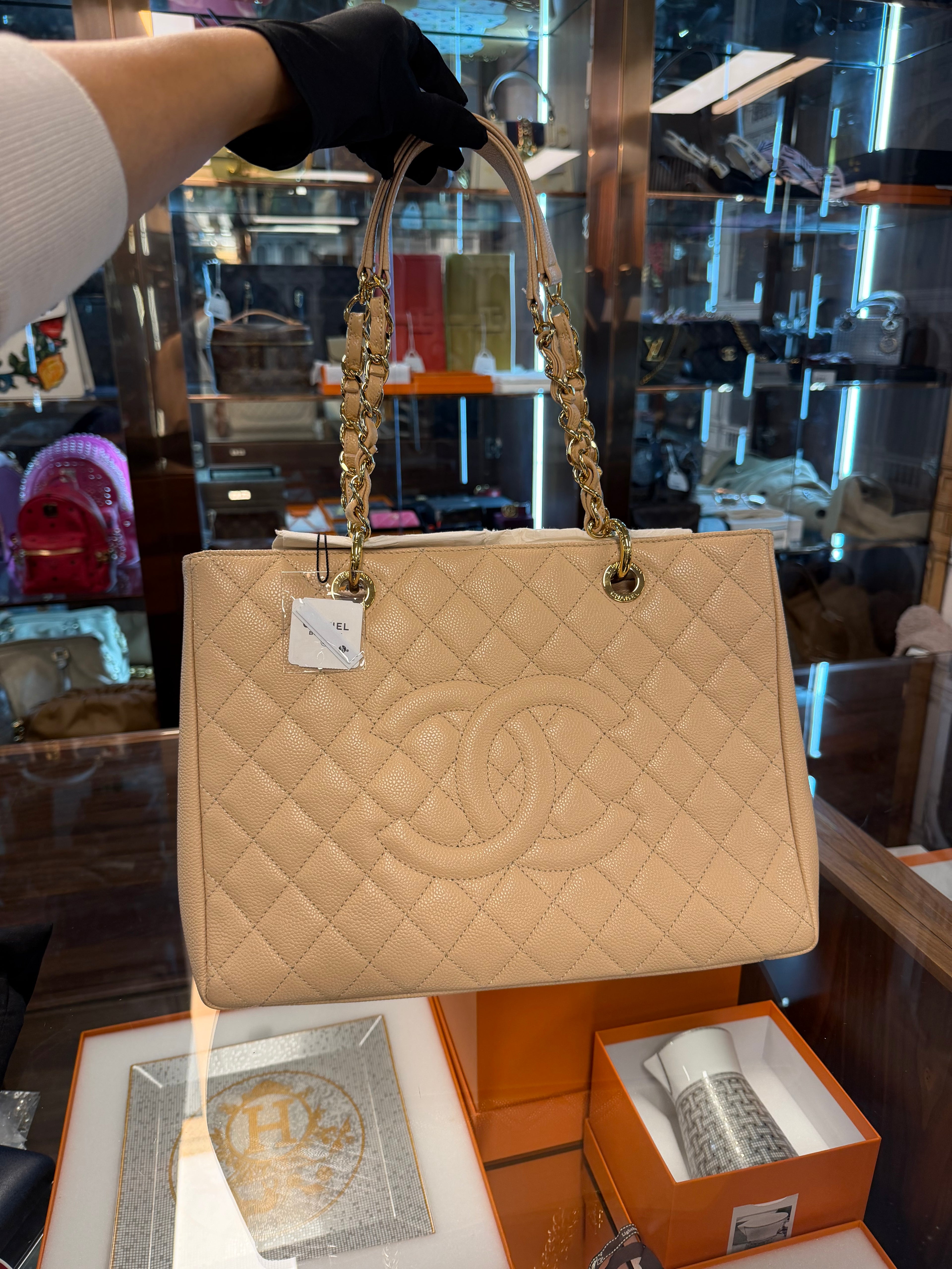 CHANEL GST BEIGE CAVIAR  GHW