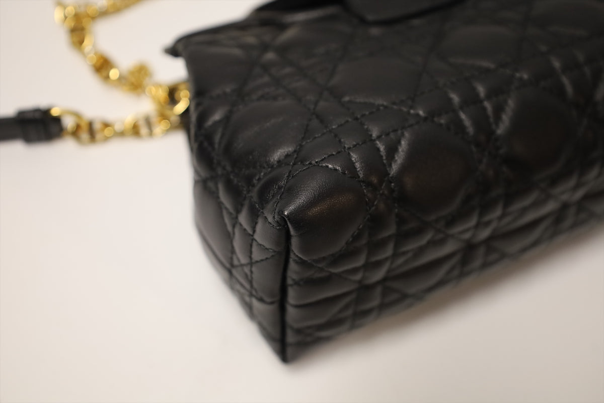 CHRISTIAN DIOR