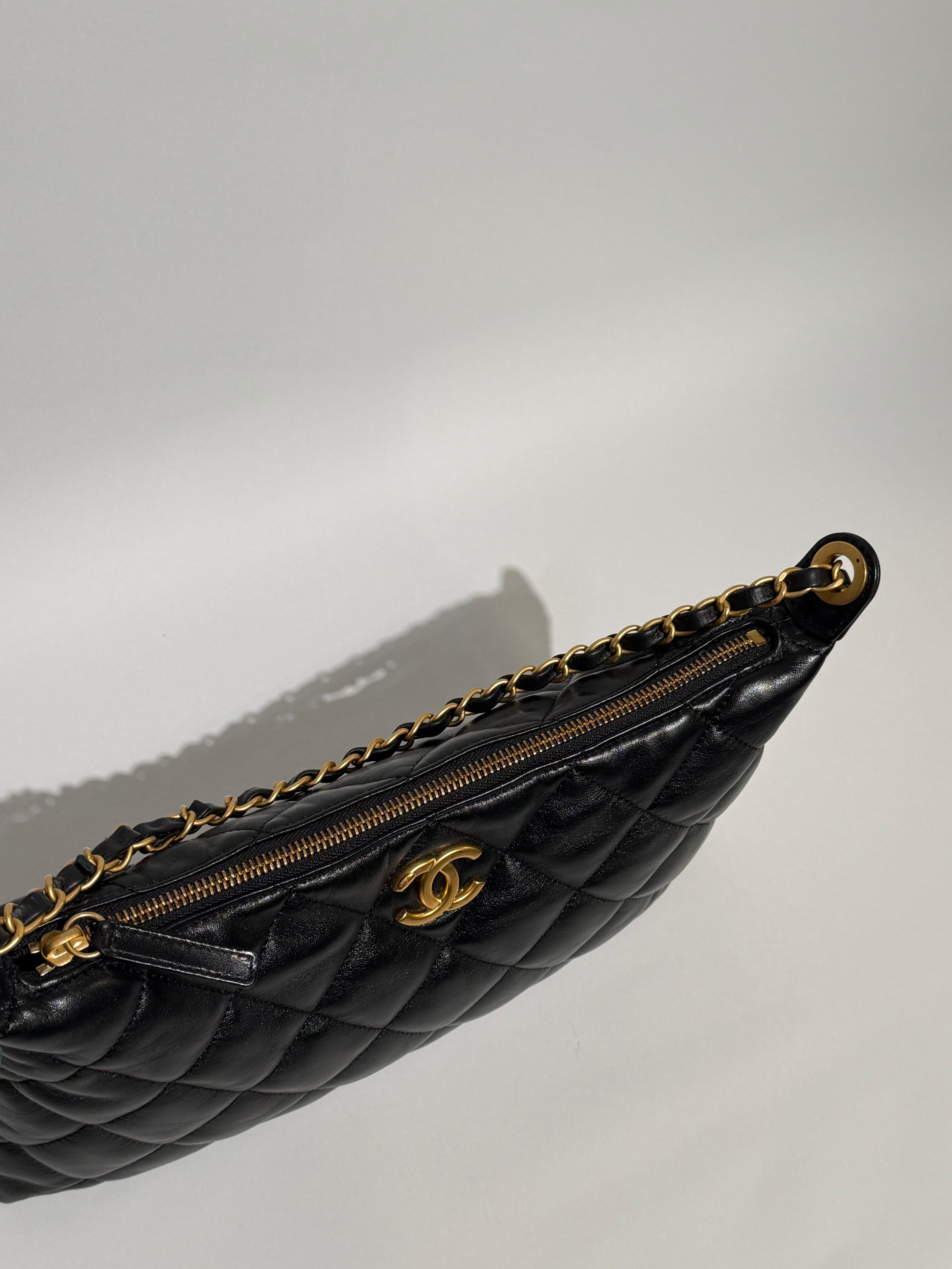 CHANEL HOBO 25s 26cm BLACK GHW (FULLSET)