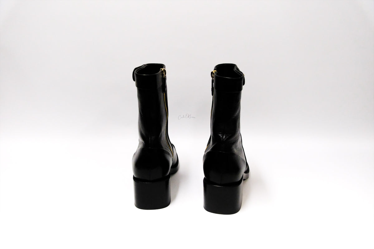 CHANEL BLACK BOOTS LAMBSKIN CC LOGO SIZE 42