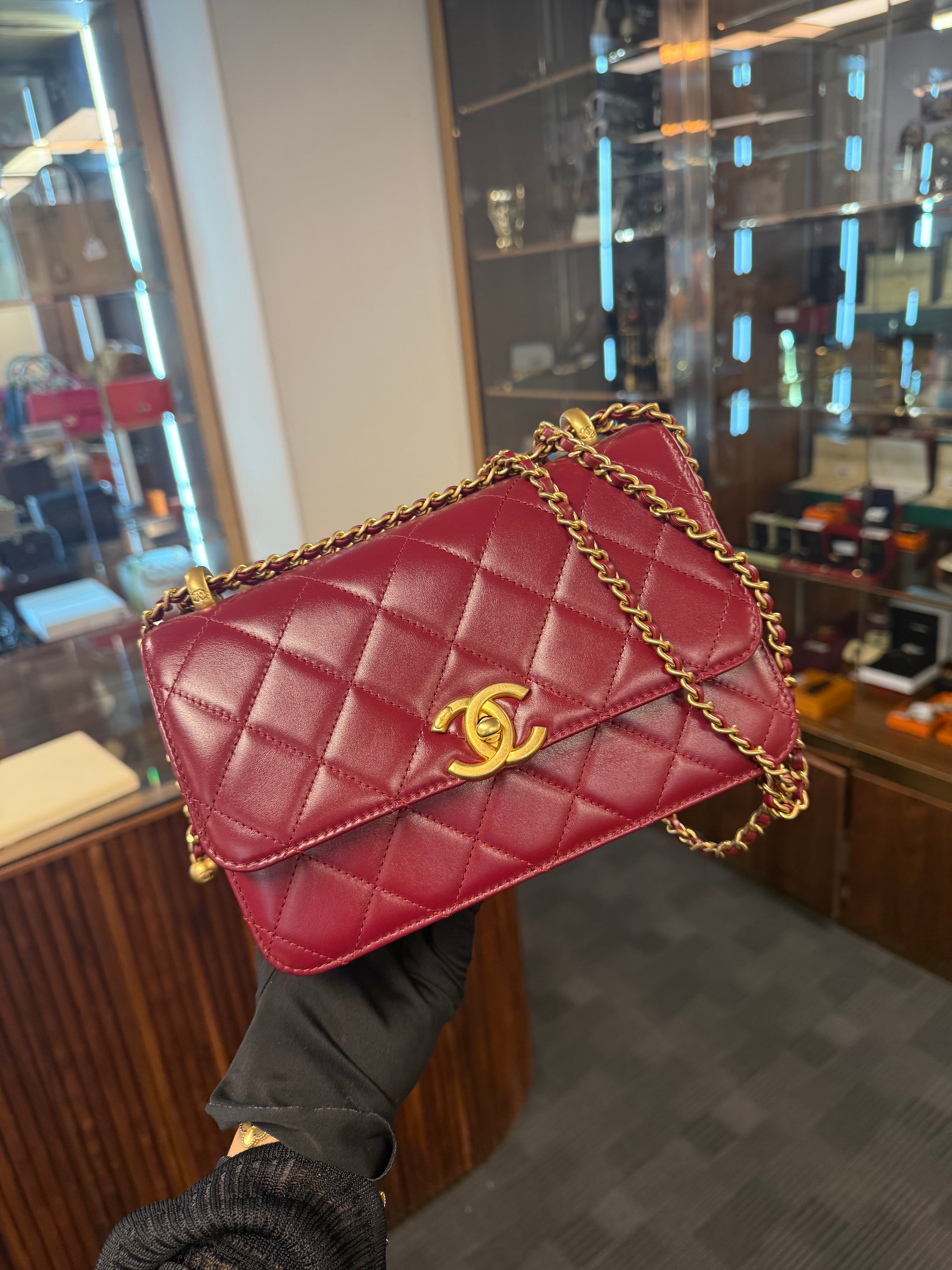 CHANEL 21A MEDIUM GOLD CRUSH FLAP BAG CALFSKIN BURGUNDY GHW 134887426