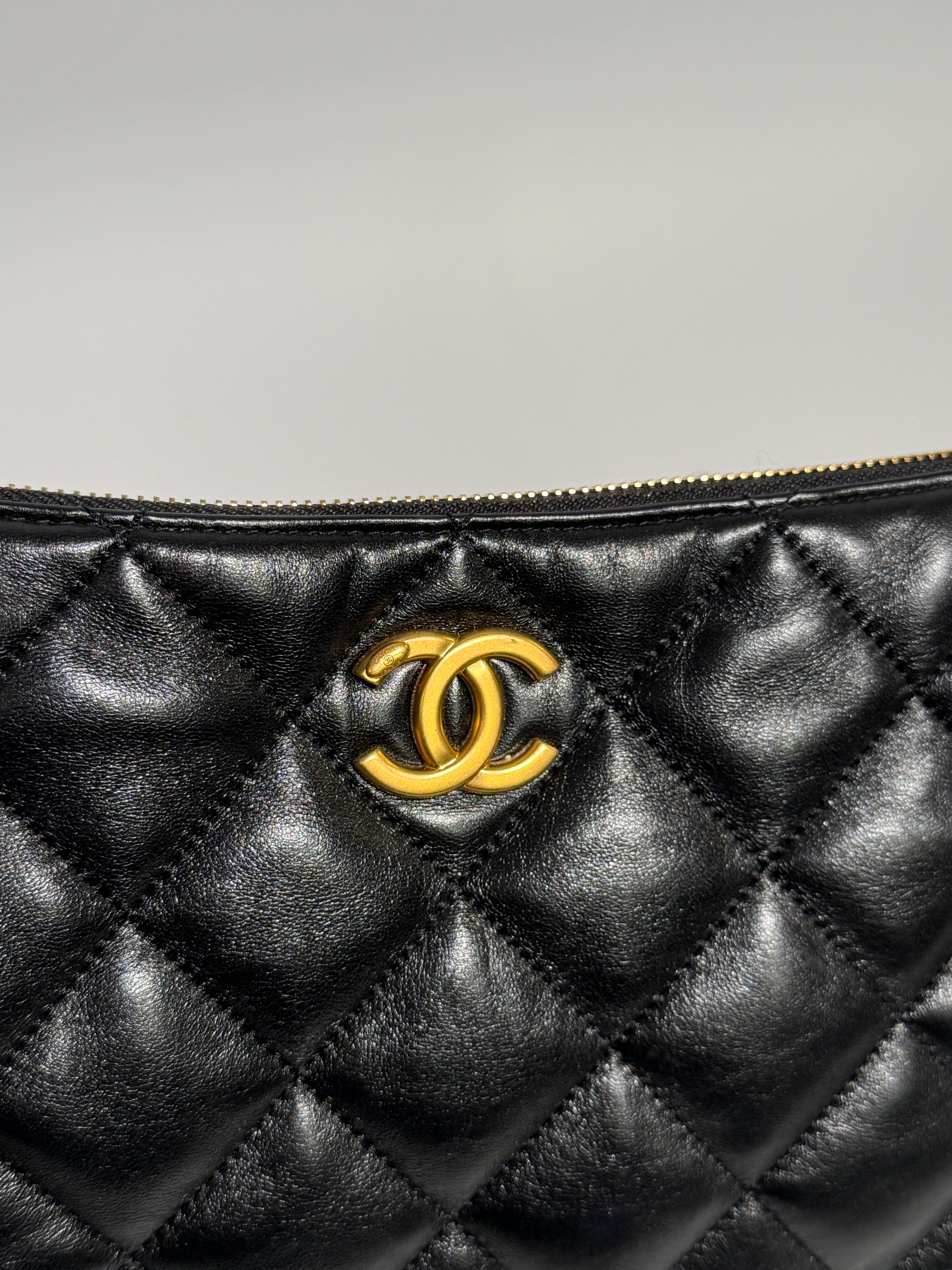 CHANEL HOBO 25s 26cm BLACK GHW (FULLSET)