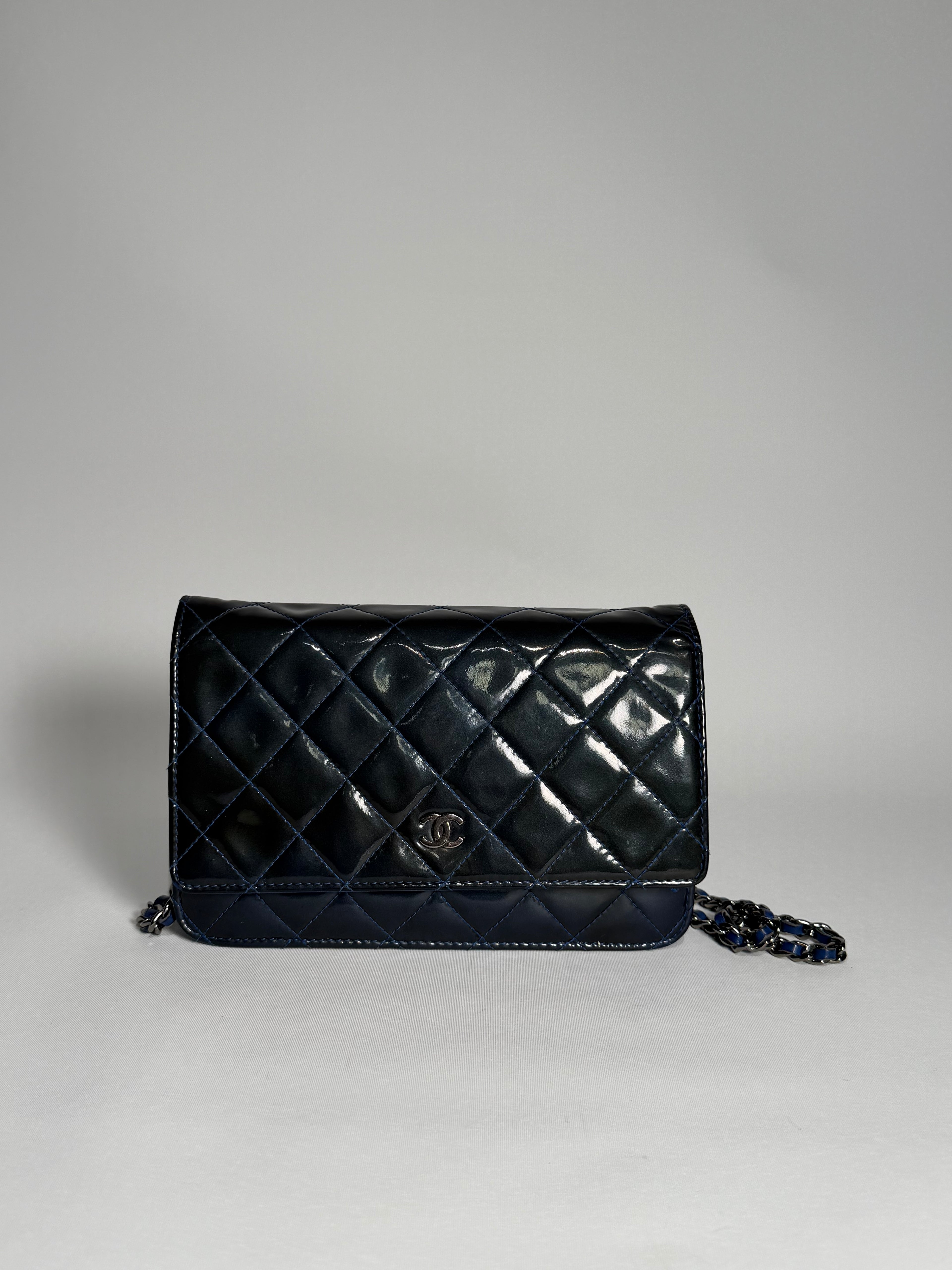 CHANEL WALLET ON CHAIN BLUE /GREEN PATTERN SHW