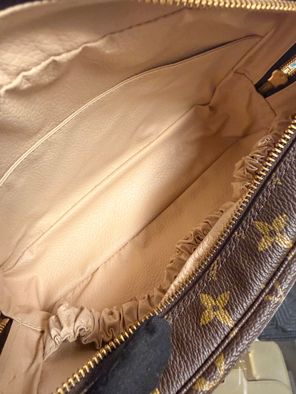 LOUIS VUITTON TROUSSE COSMETIC POUCH 28 MONOGRAM