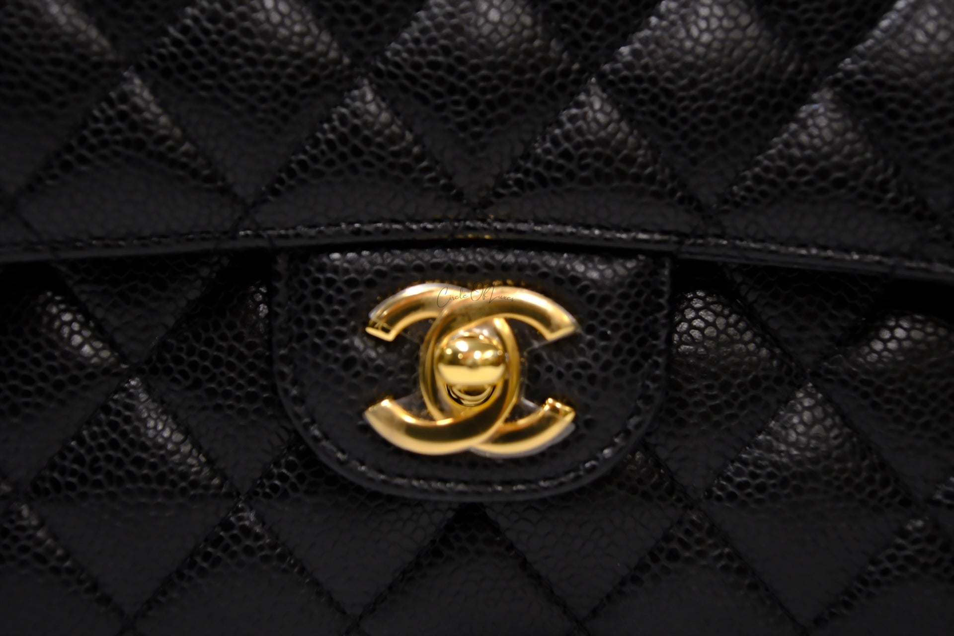 CHANEL MEDIUM CAVIAR CLASSIC FLAP BLACK GHW