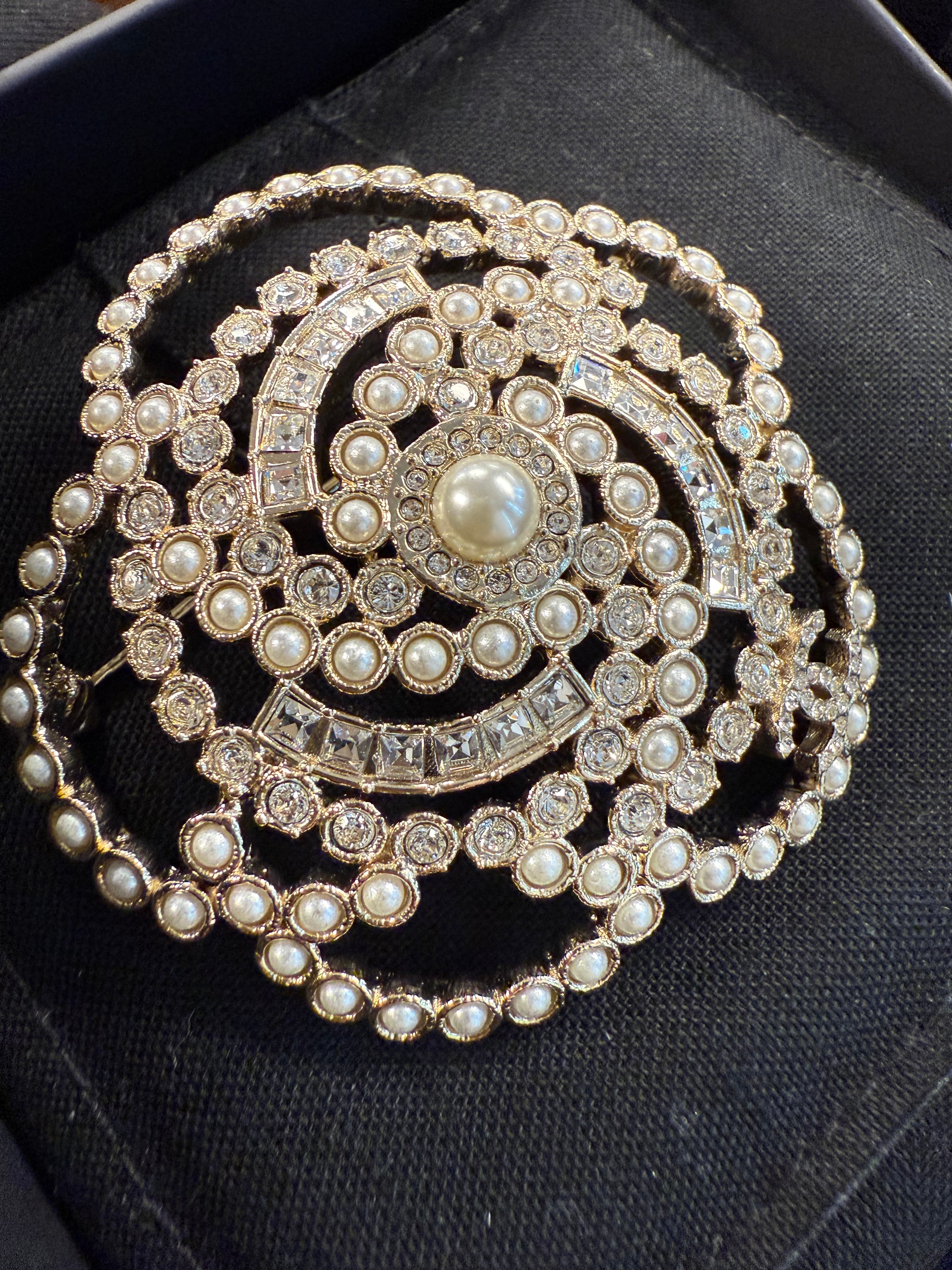 CHANEL CAMELIA FLOWER PEARL ,CRYSTAL
