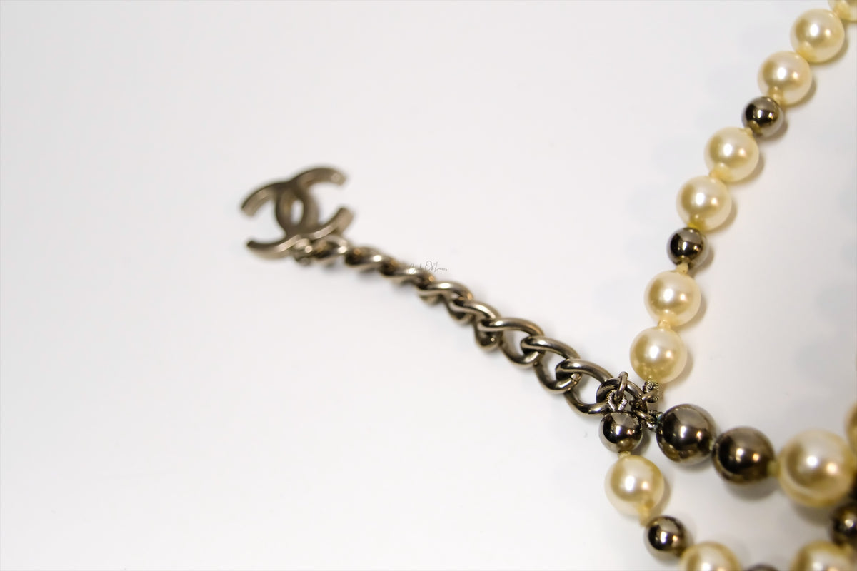 CHANEL B16s PEARL STRAND BEAD BRACLET SHW