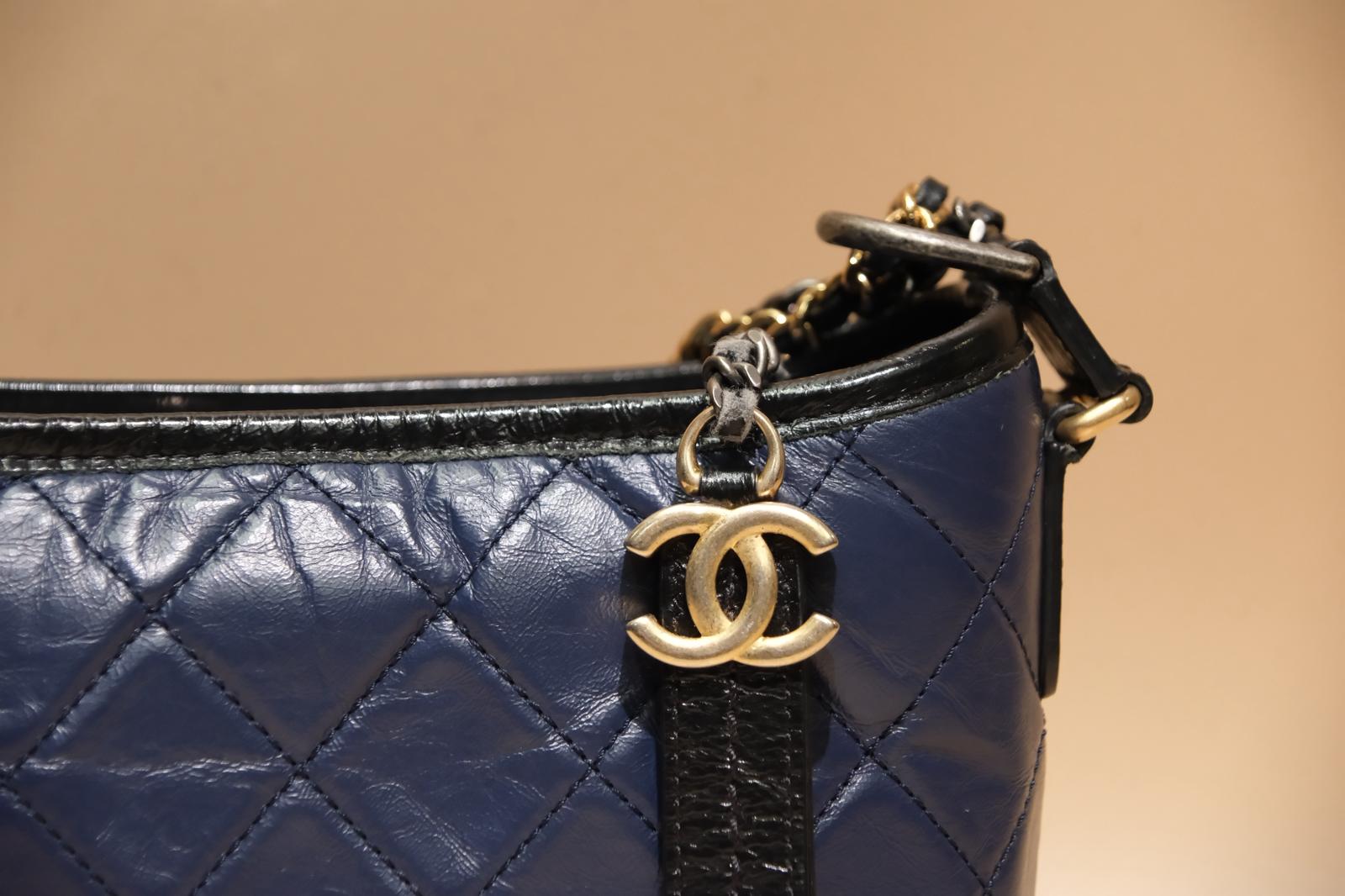 CHANEL SMALL GABRIELLE NAVY/BLACK CALFSKIN MIXED HARDWARE