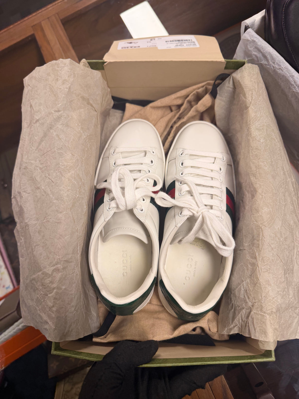 GUCCI SNEAKER SIZE 35