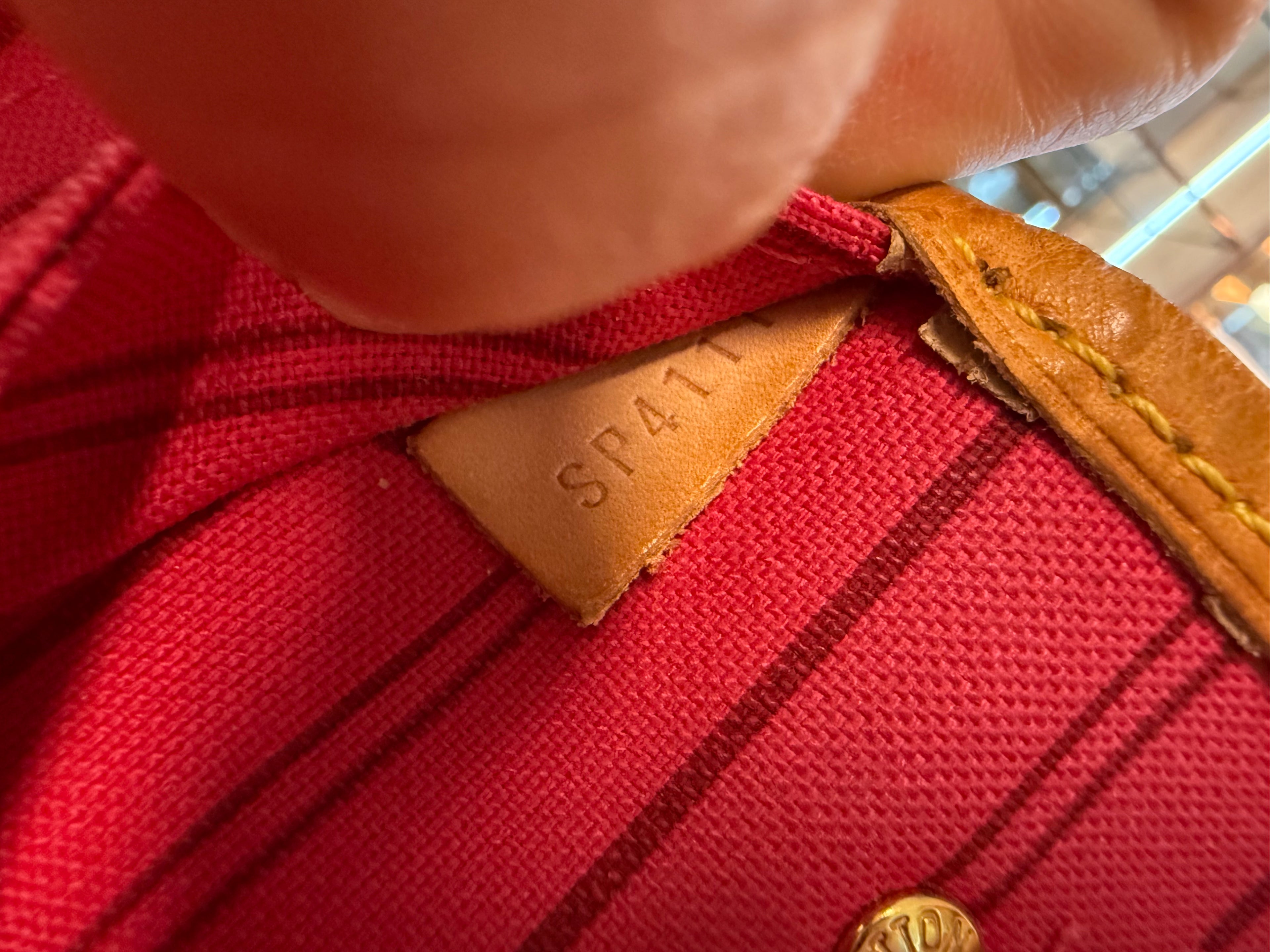 LOUIS VUITTON NEVERFULL PM