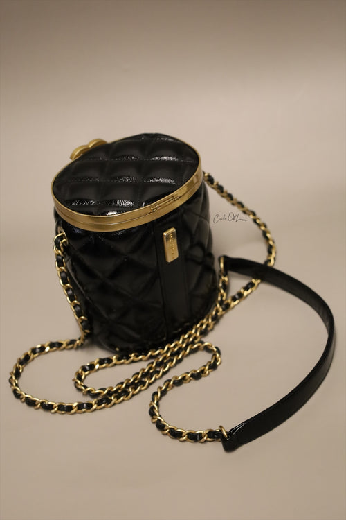CHANEL CLUTCH