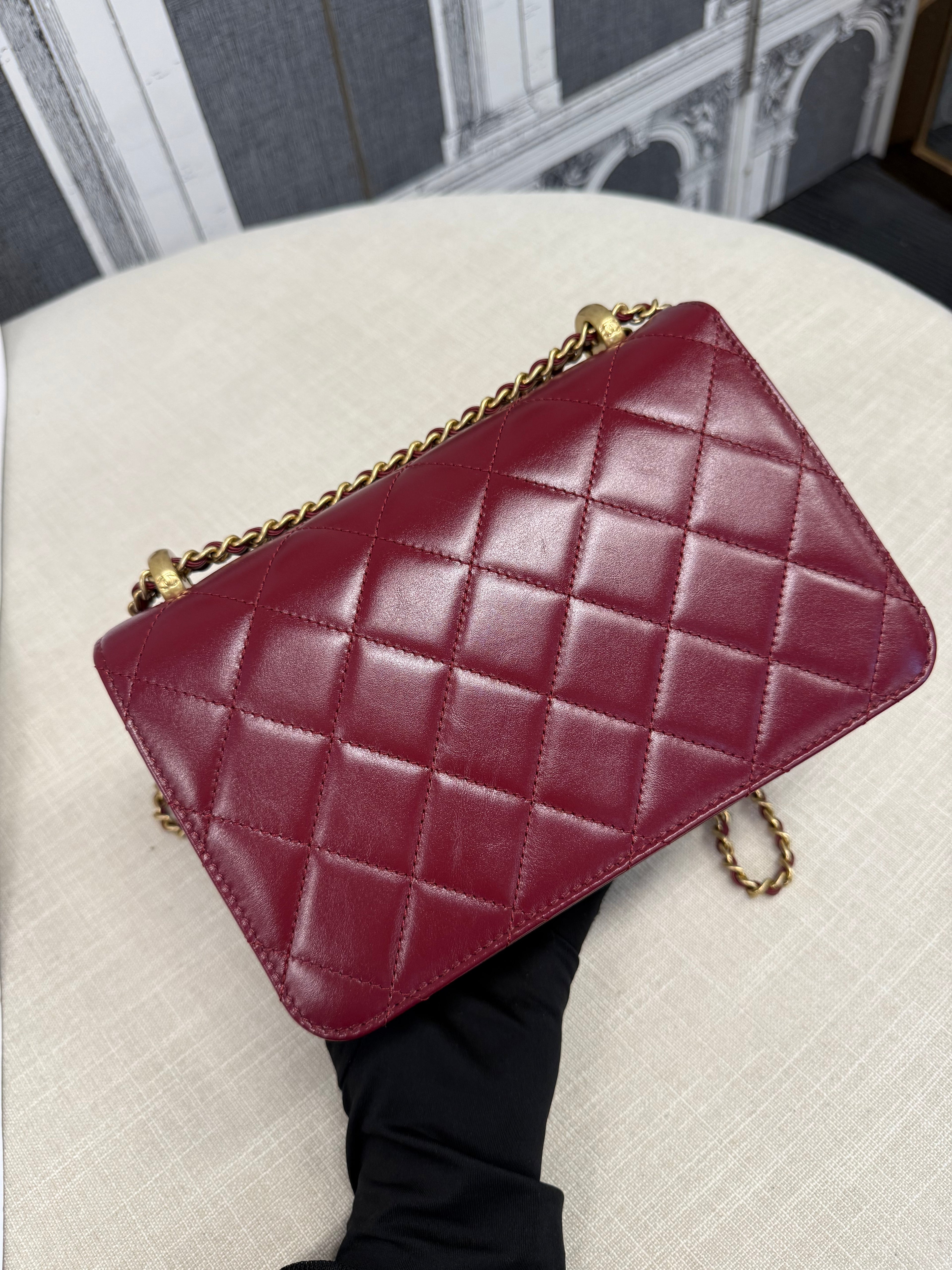 CHANEL 21A MEDIUM GOLD CRUSH FLAP BAG CALFSKIN BURGUNDY GHW 134887426