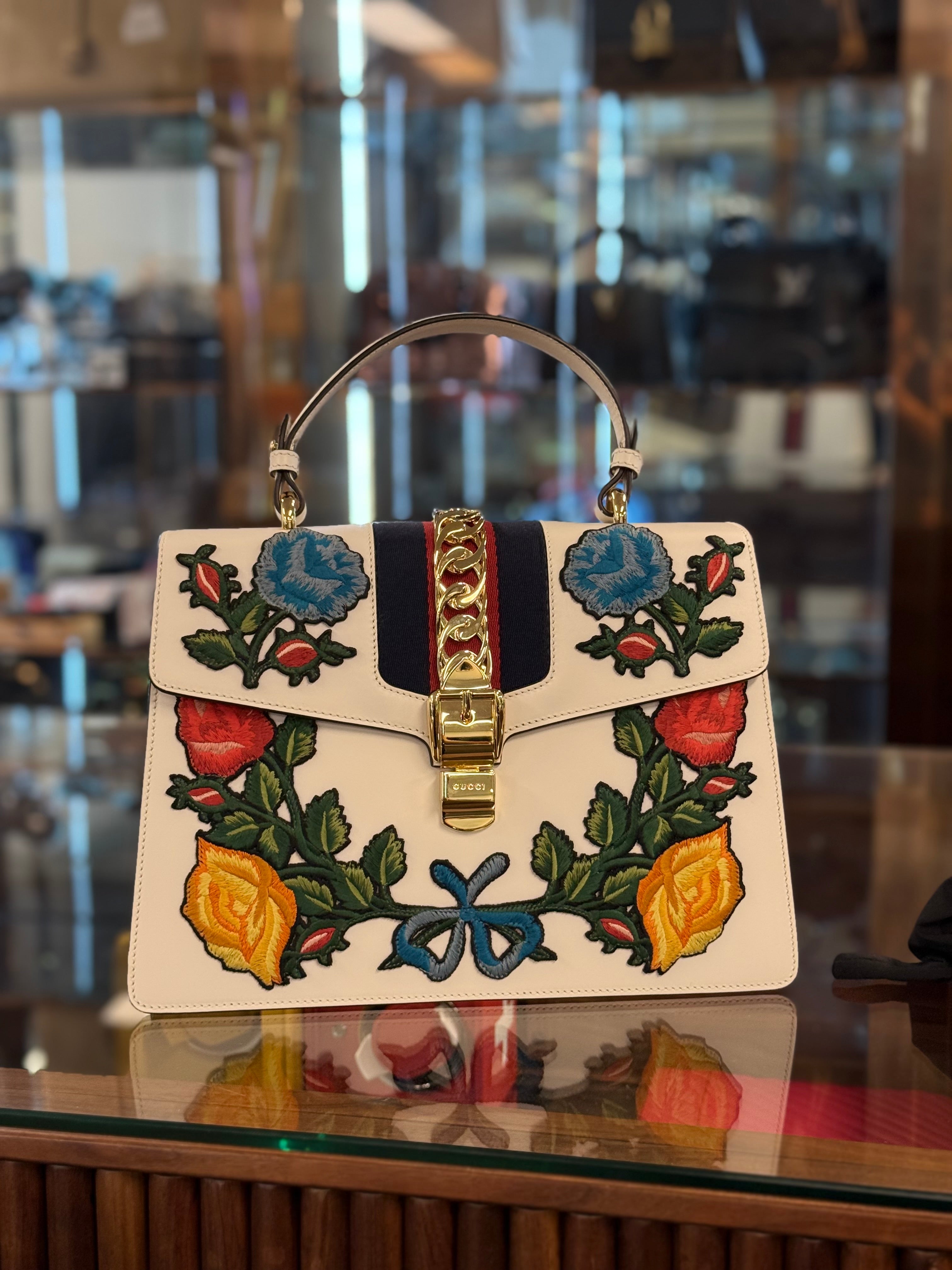 WHITE CLASKIN FLORAL EMBROIRED M TOP HANDLE