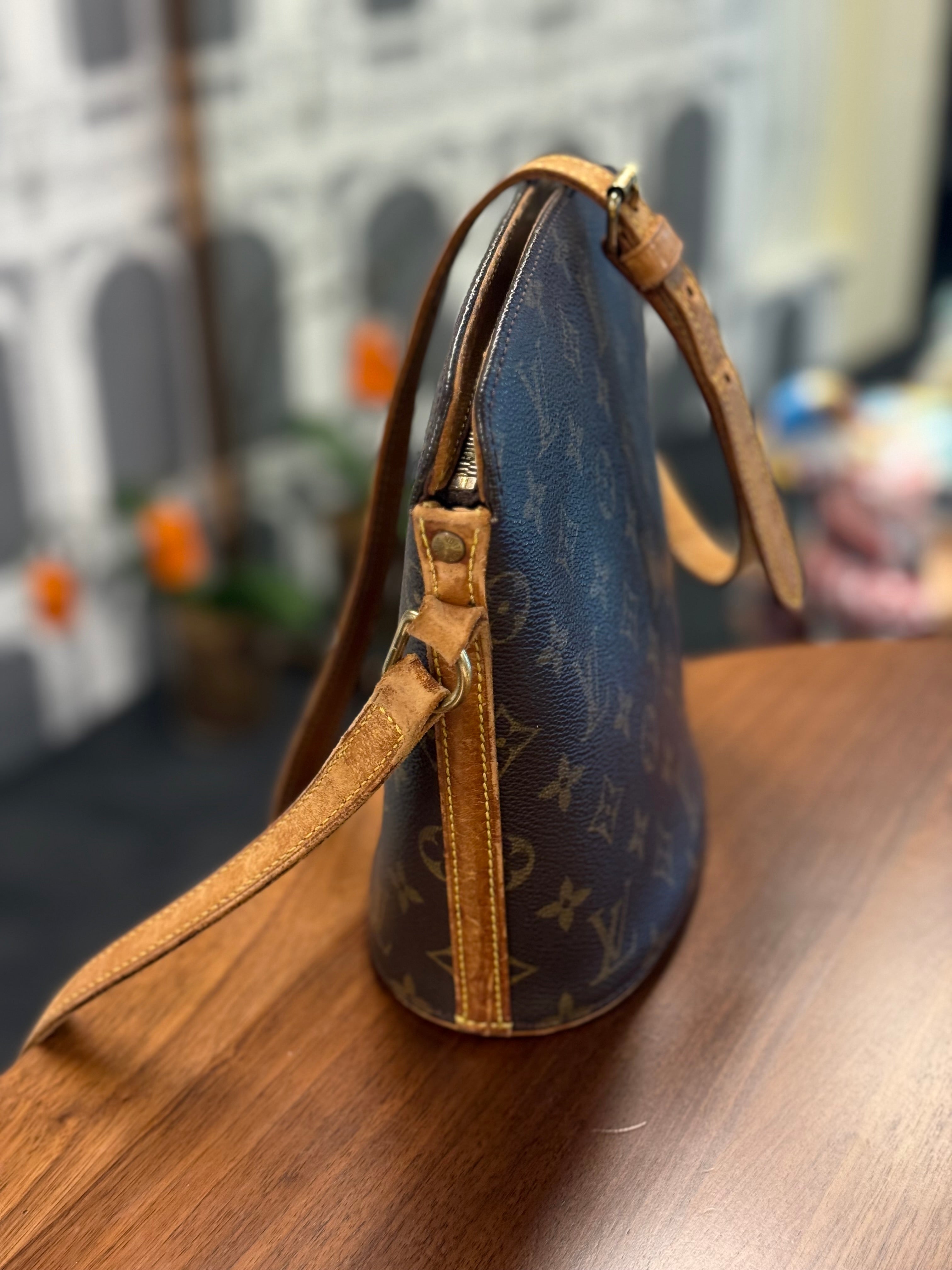 LOUIS VUITTON VINTAGE DROUOT MONOGRAM CROSSBODY BAG