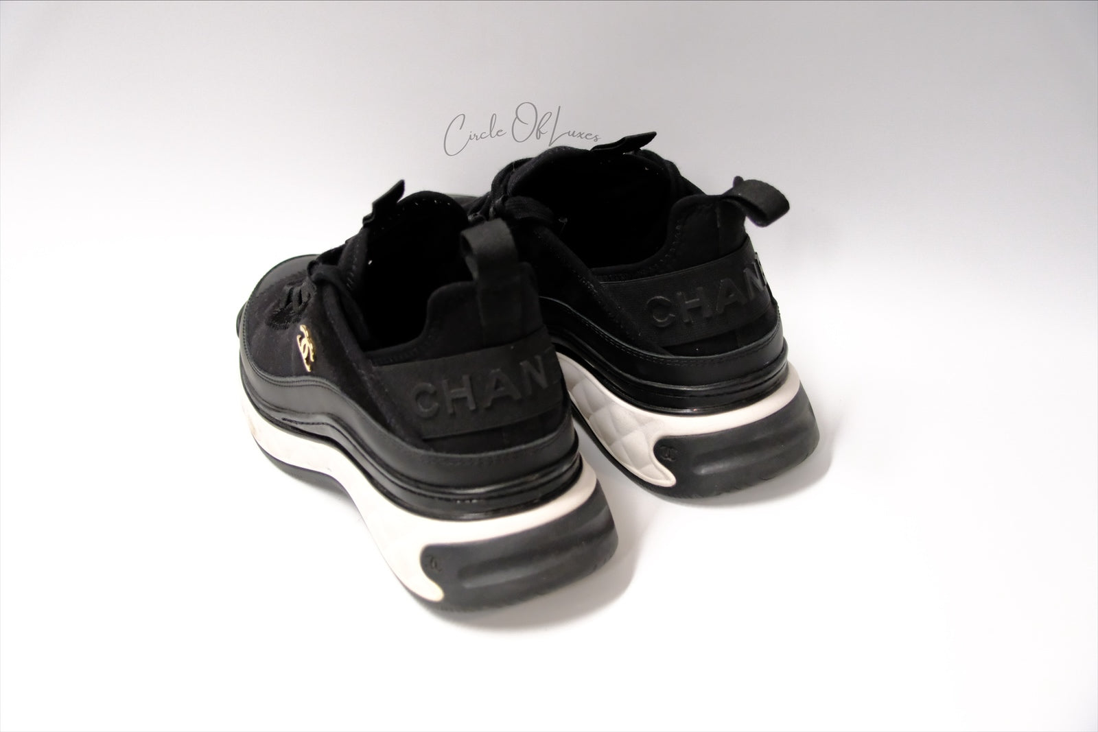 CHANEL CLASSIC SNEAKER 37.5