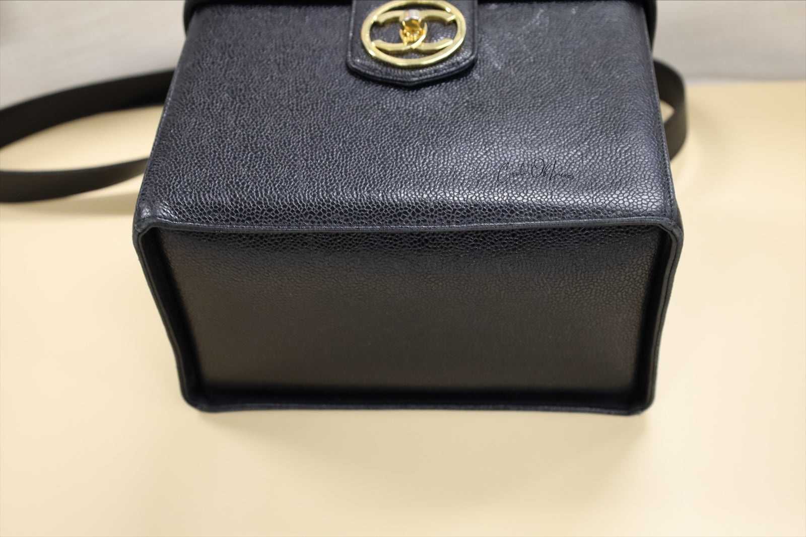 CHANEL BLACK VANITY WITH CHAIN VINTAGE CAVIAR GOLD HW