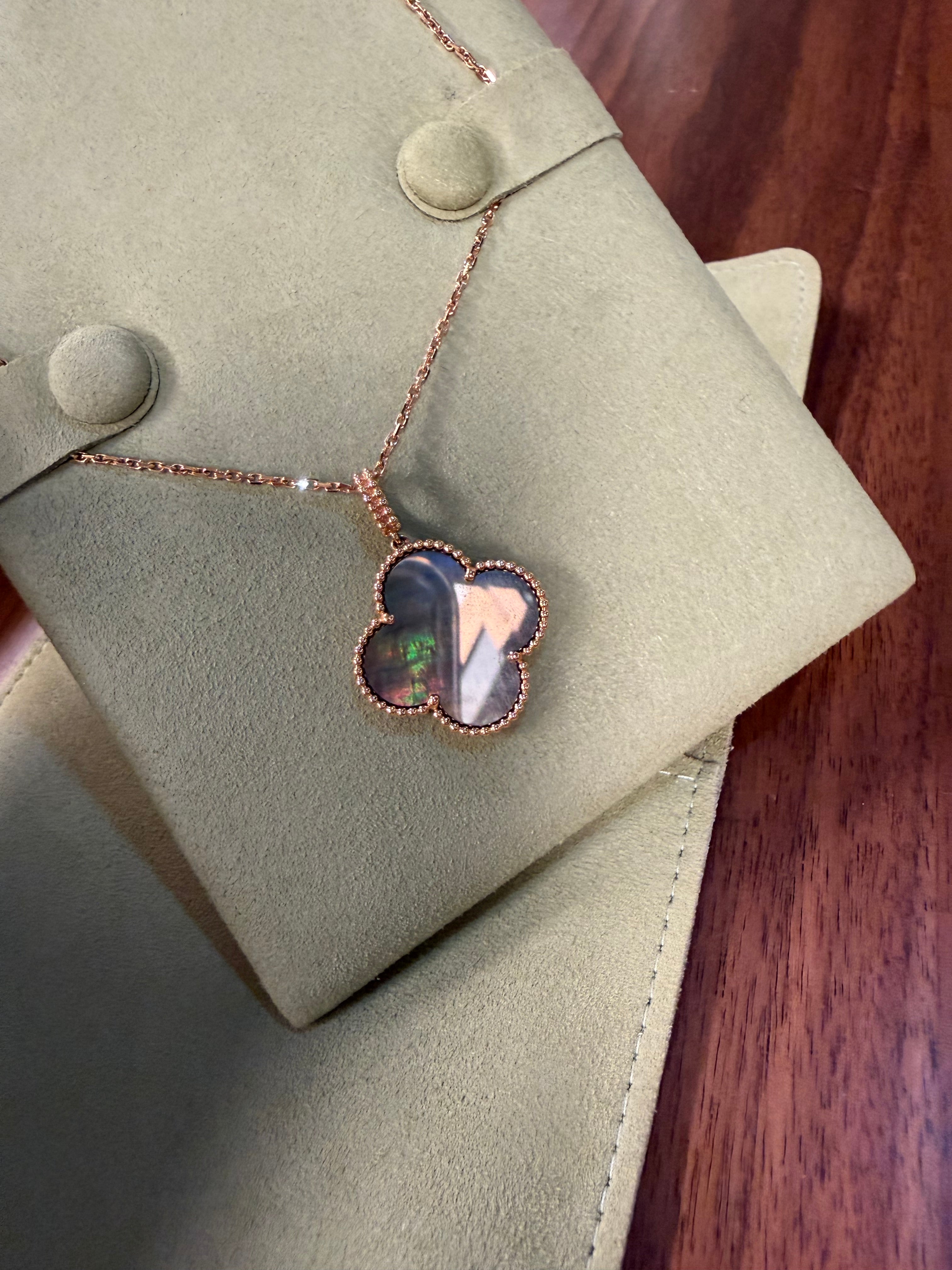 VANCLEEF & APRELS MAGIC GREY MOP RG LONG NECKLACE