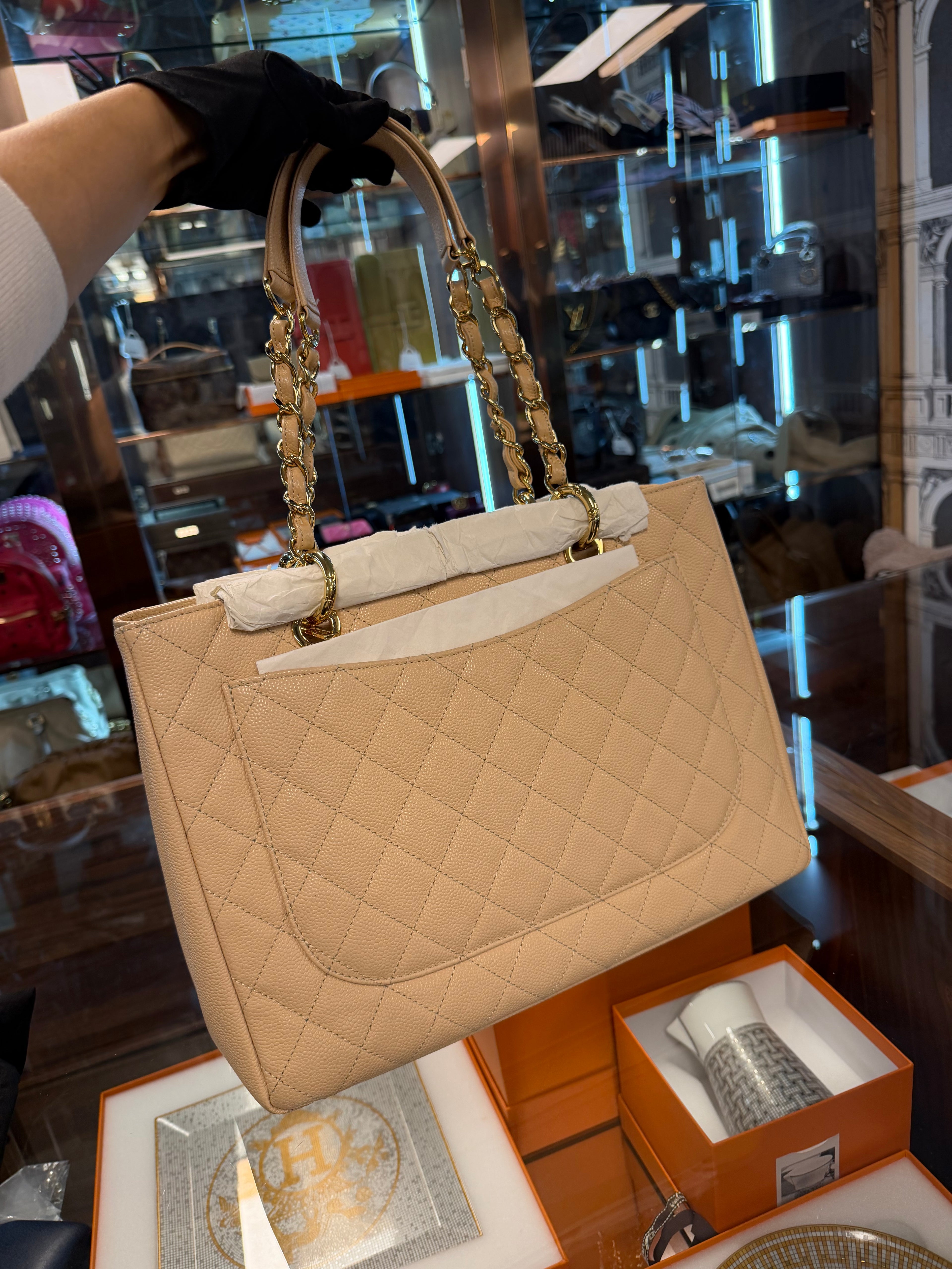 CHANEL GST BEIGE CAVIAR  GHW