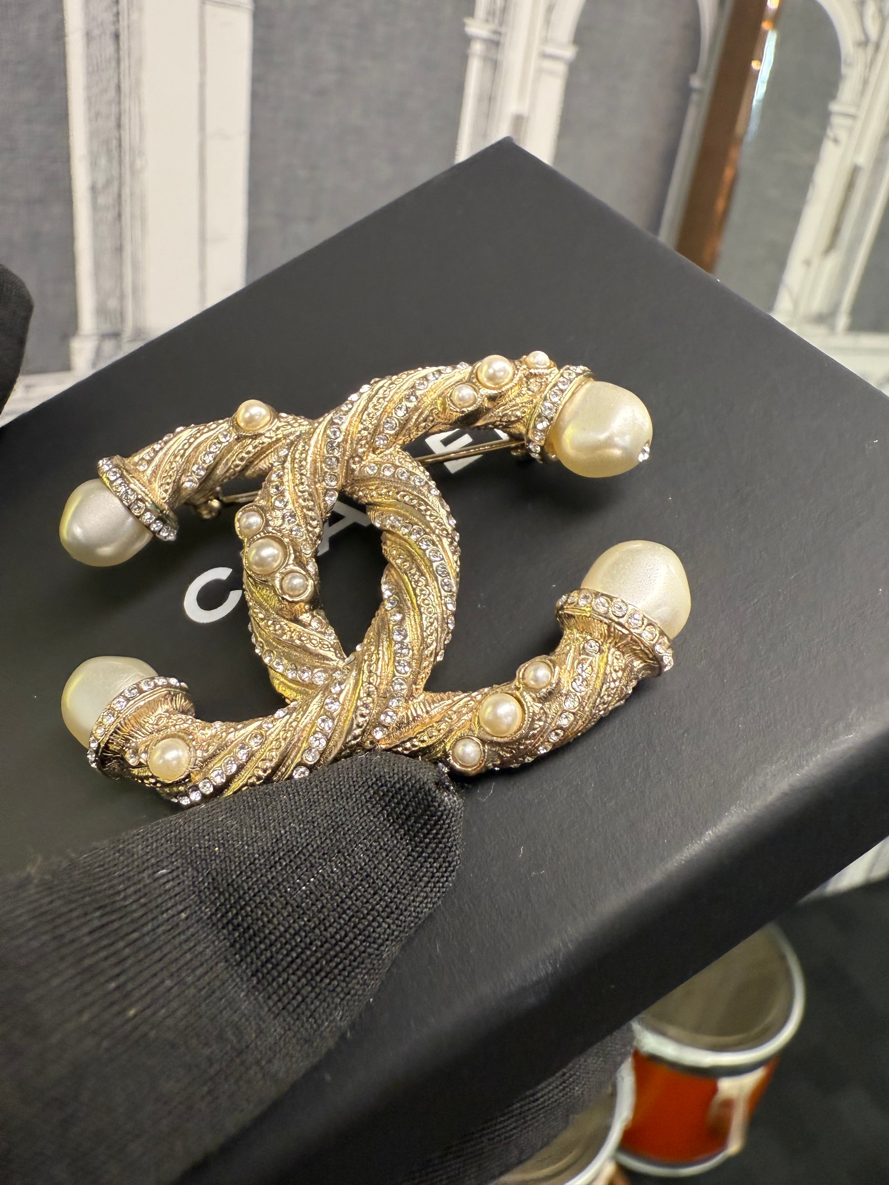 CHANEL  CC PEARL  & CRYSTAL BROOCH