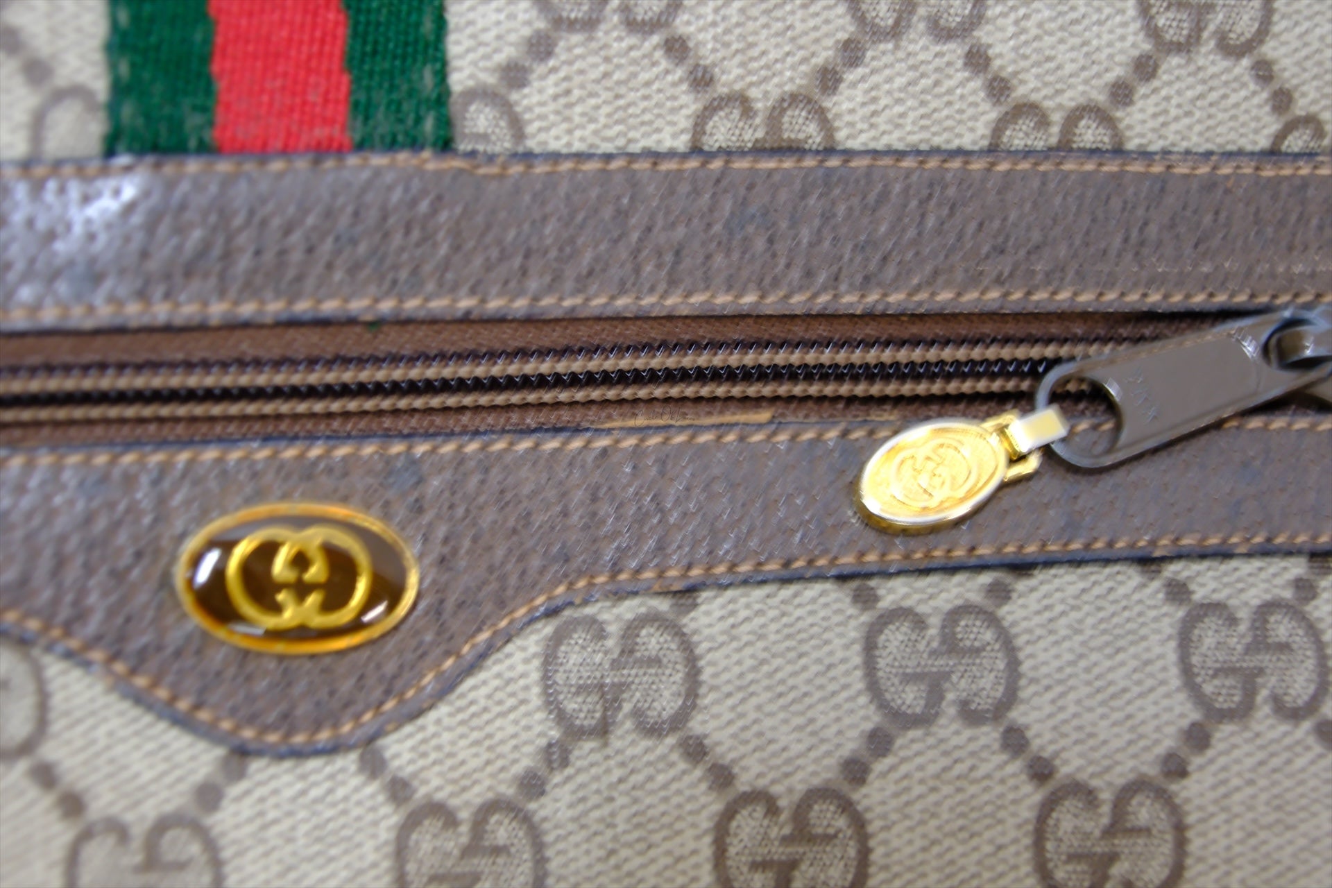 GUCCI VINTAGE CAMERA CANVAS BAG