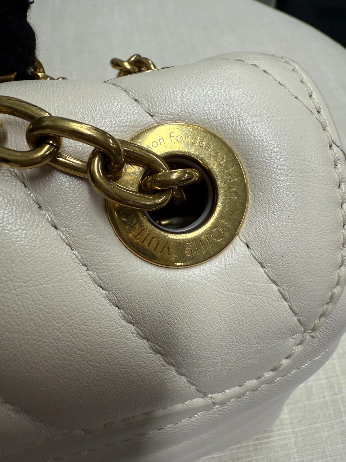 LOUIS VUITTON  NEW WAY MM IVORY CHAIN BAG