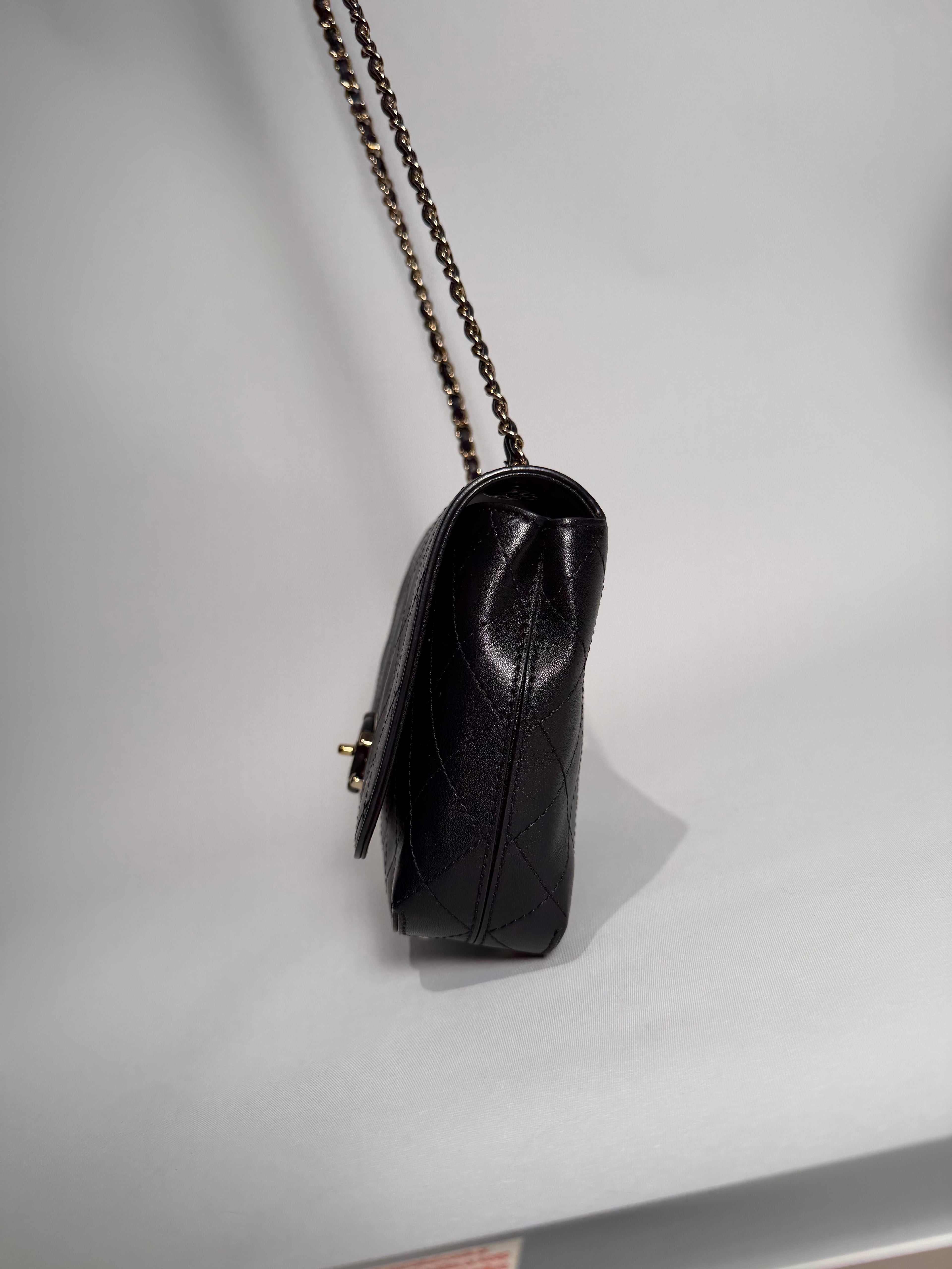 COVERED MATELASSE SMALL FLAP CLOSURE CHAIN CALFSKIN