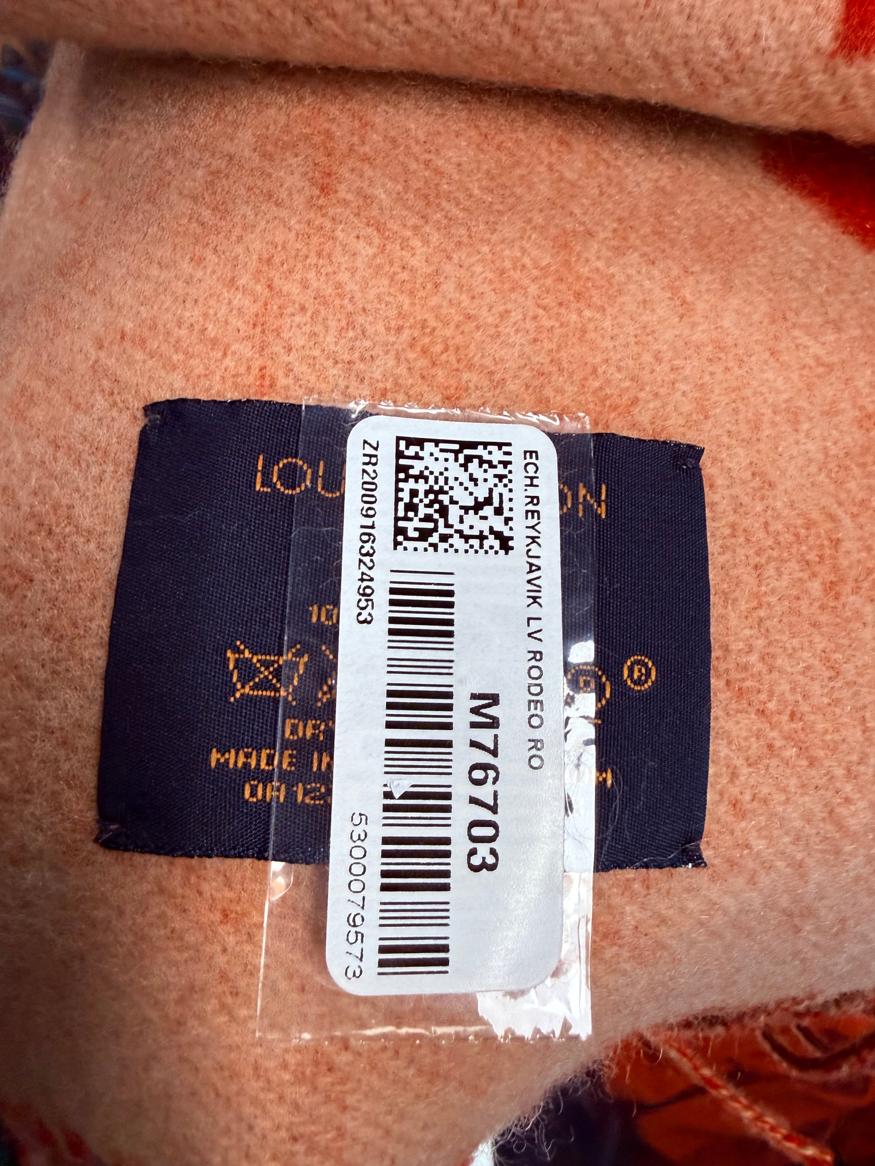 LOUIS VUITTON PRECIOUS BUFFALO 100% CASHMERE