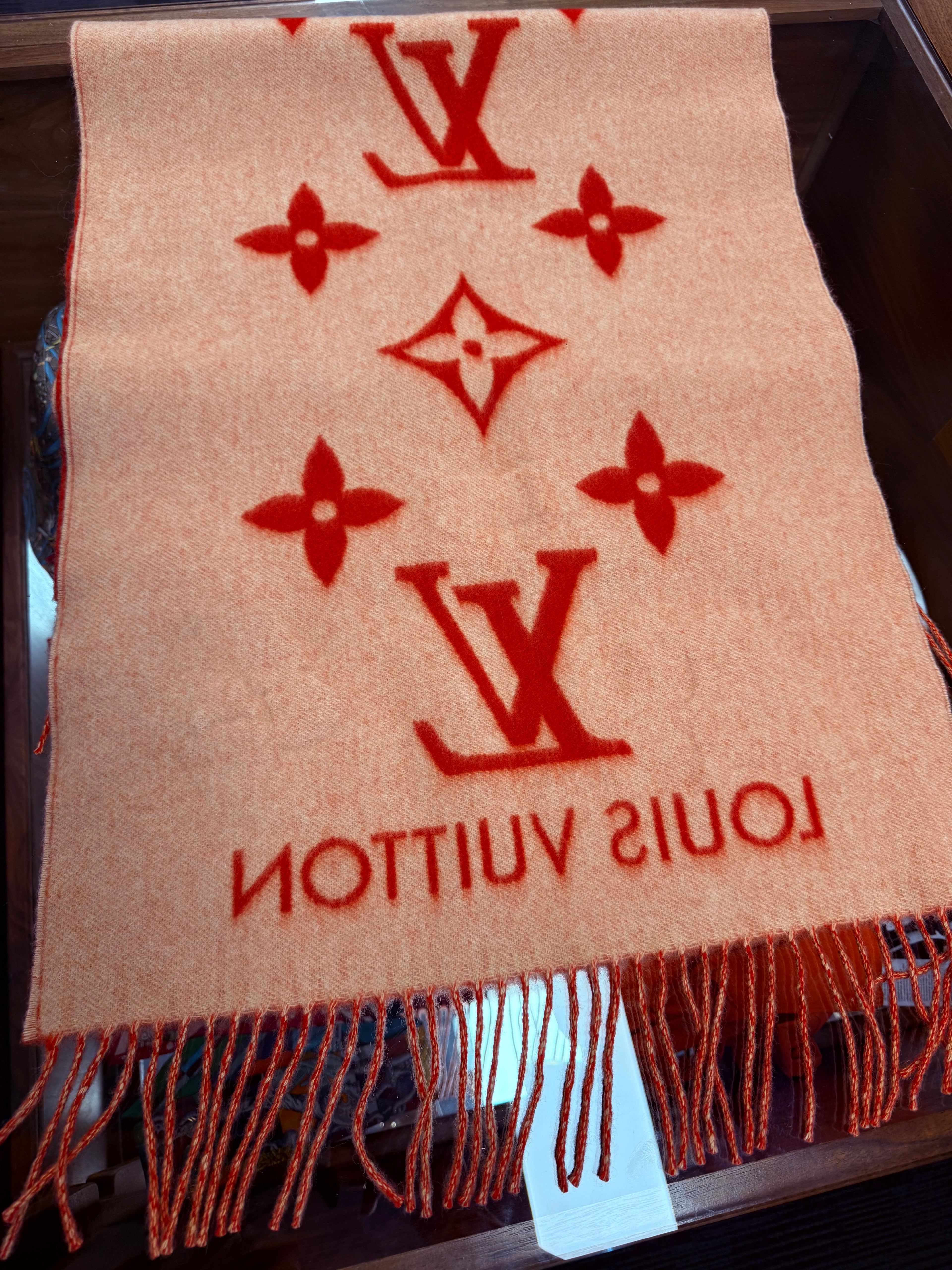 LOUIS VUITTON PRECIOUS BUFFALO 100% CASHMERE