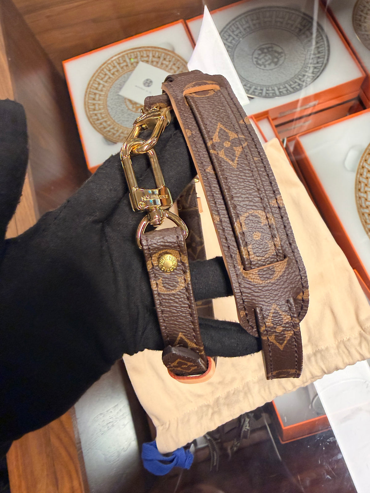 LOUIS VUITTON STRAP MONOGRAM