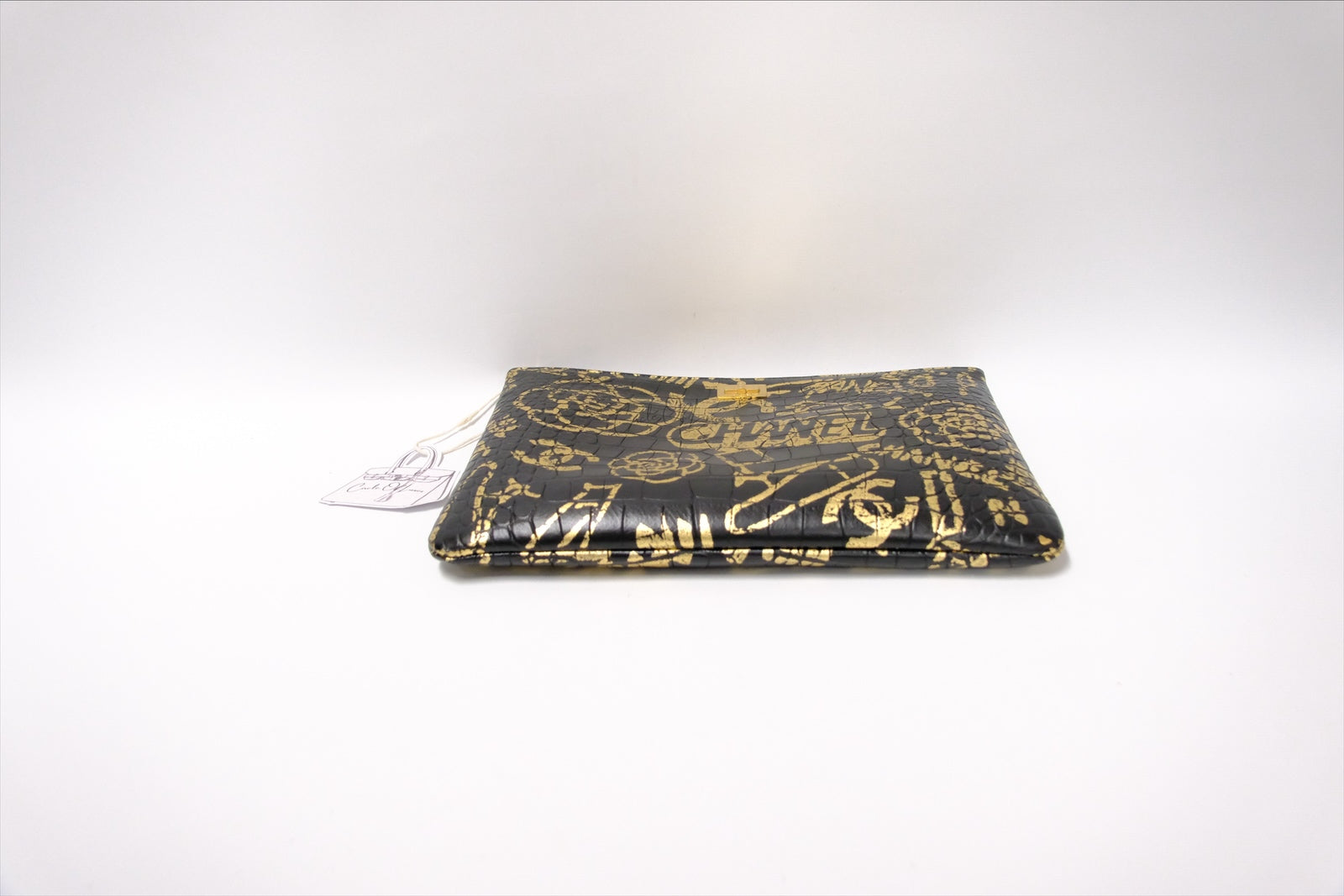 CHANEL 19A EGYPT PARIS -NEW YORK CLUTCH GRAFFITI LEATHER