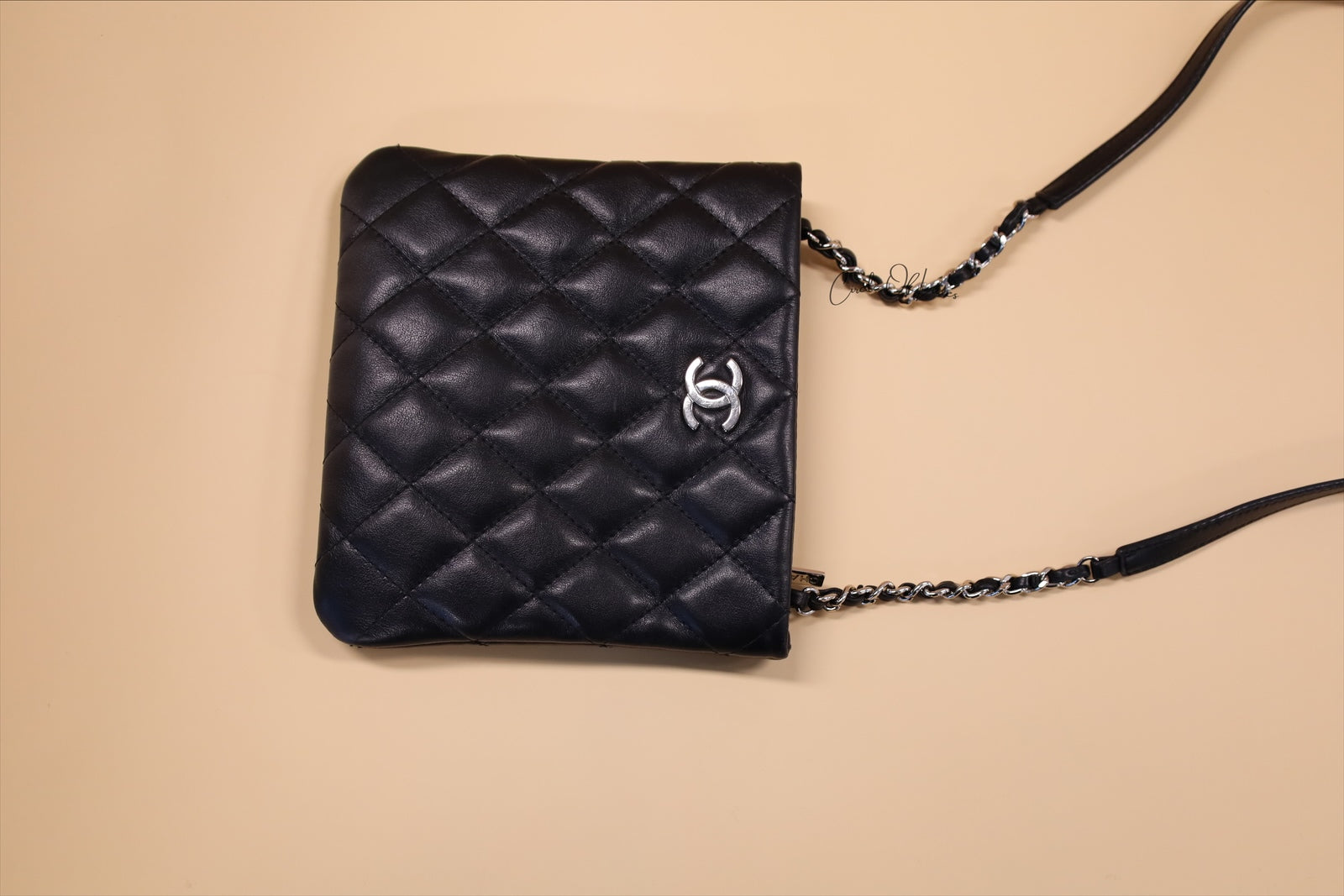 CHANEL SMALL BLACK  SLINGBAG SHW