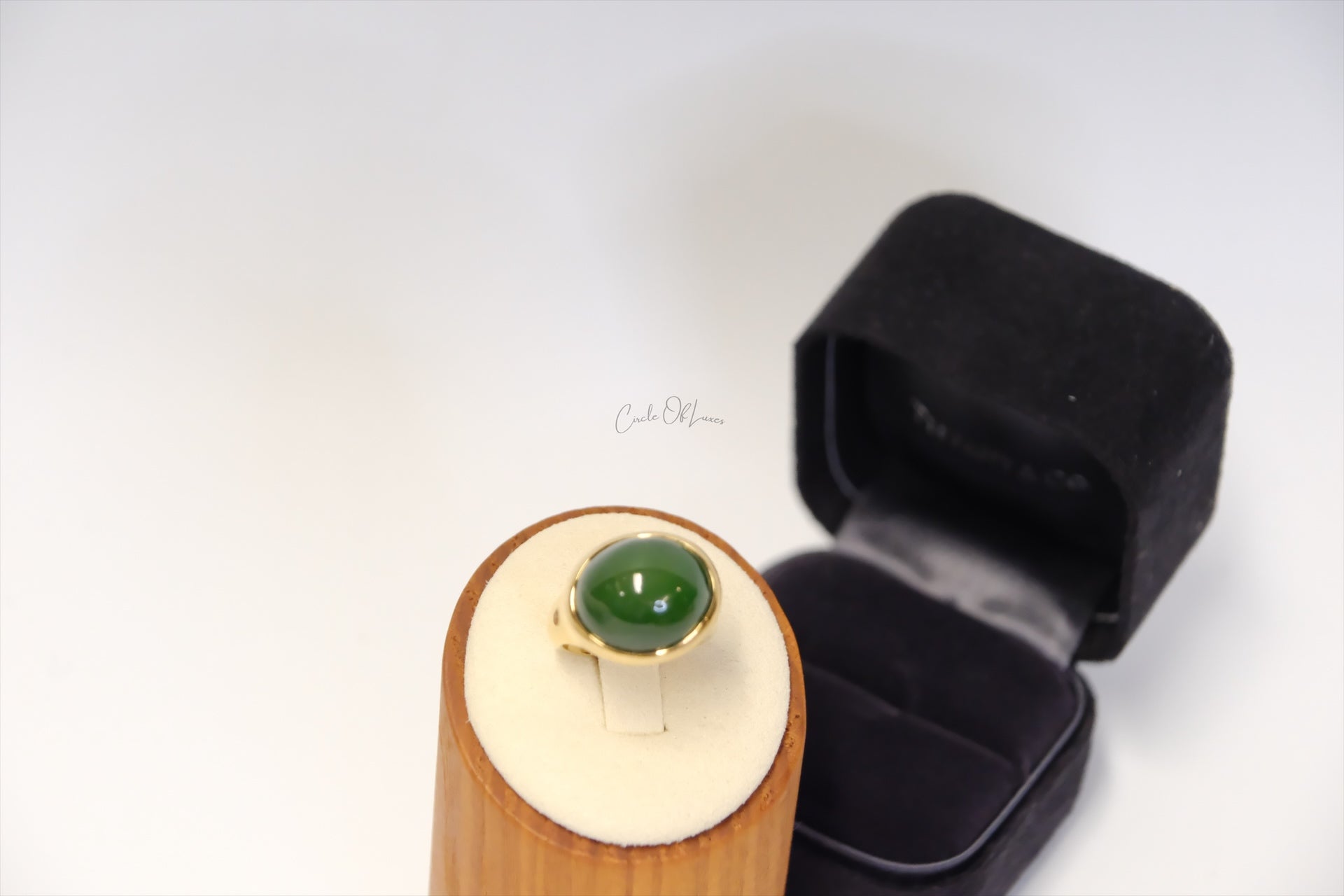 Rare TFN X Elsa Peretti™ Cabochon Ring
in Yellow Gold with Green Nephrite Jade