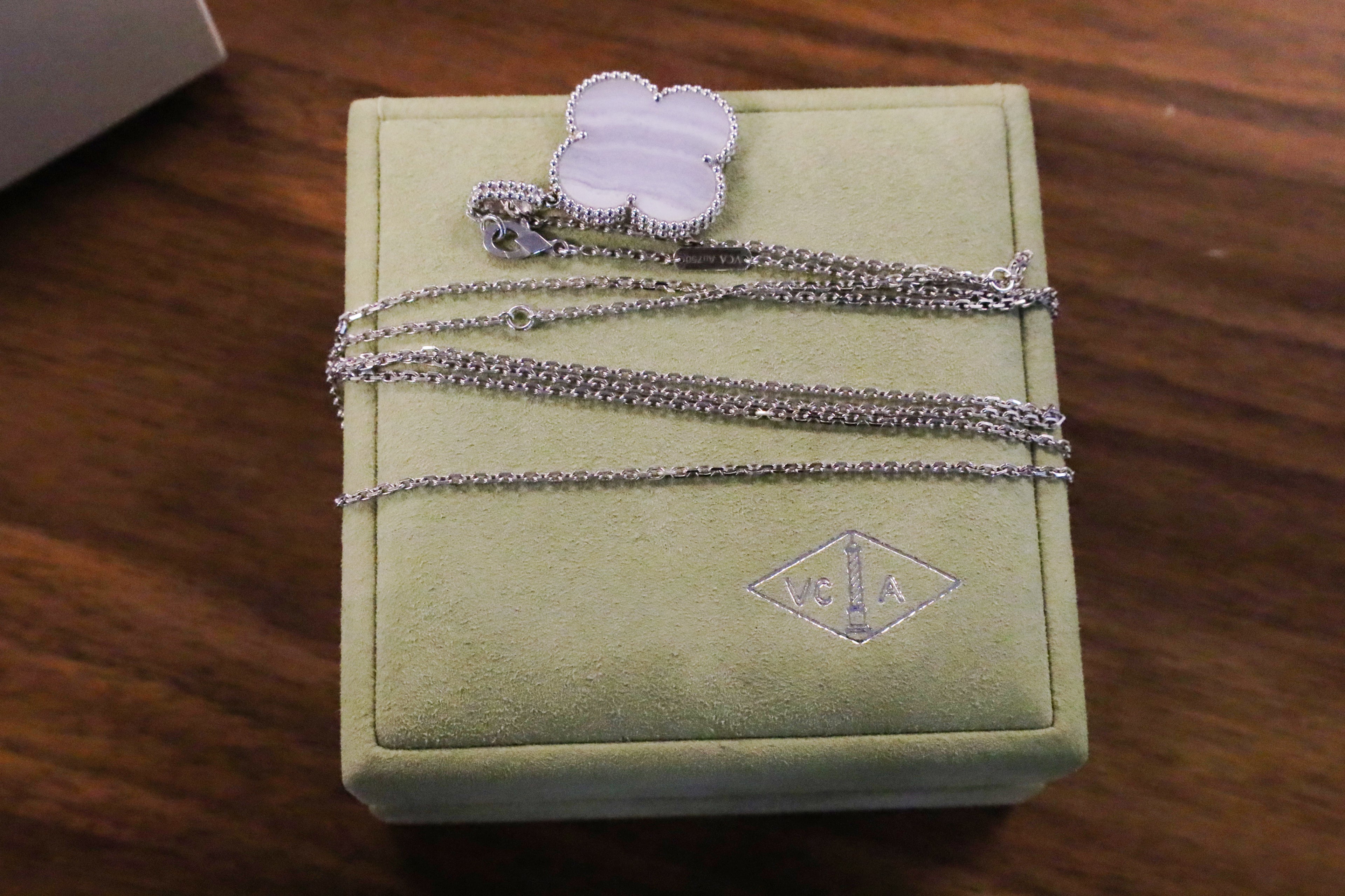 VANCLEEF & APRELS ALHAMBRA LONG NECKLACE CHALCEDONY WHITE GOLD