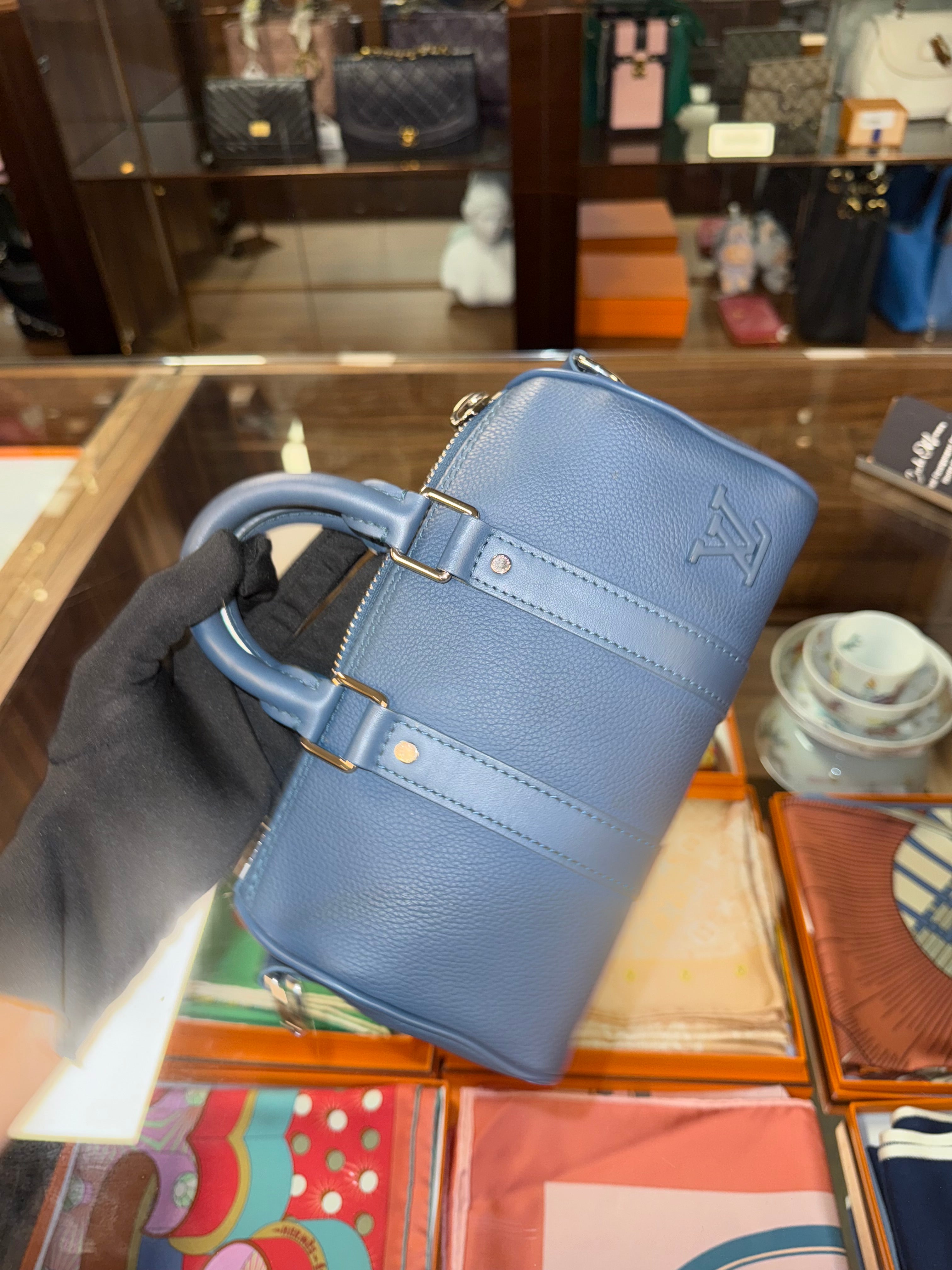 LOUIS VUITTON KEEPALL BLUE