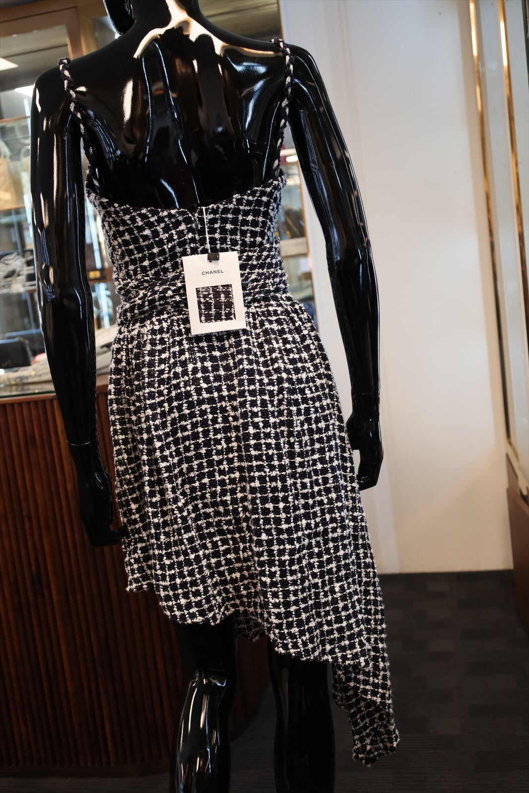 CHANEL 23C ASYMMETRICAL HEM TWEED 36FR
