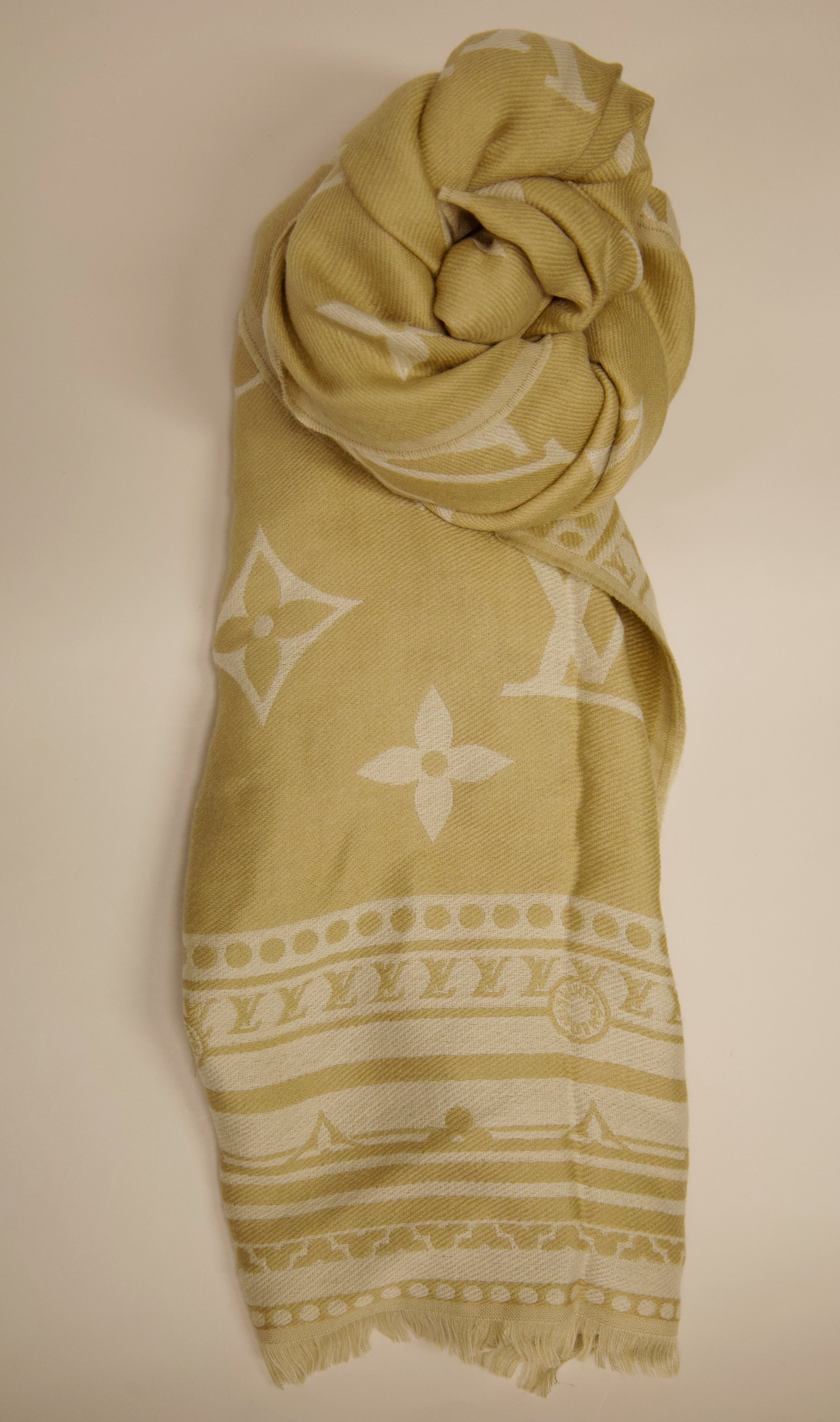 LOUIS VUITTON ETOILE AMAZING SCARF/STOLE