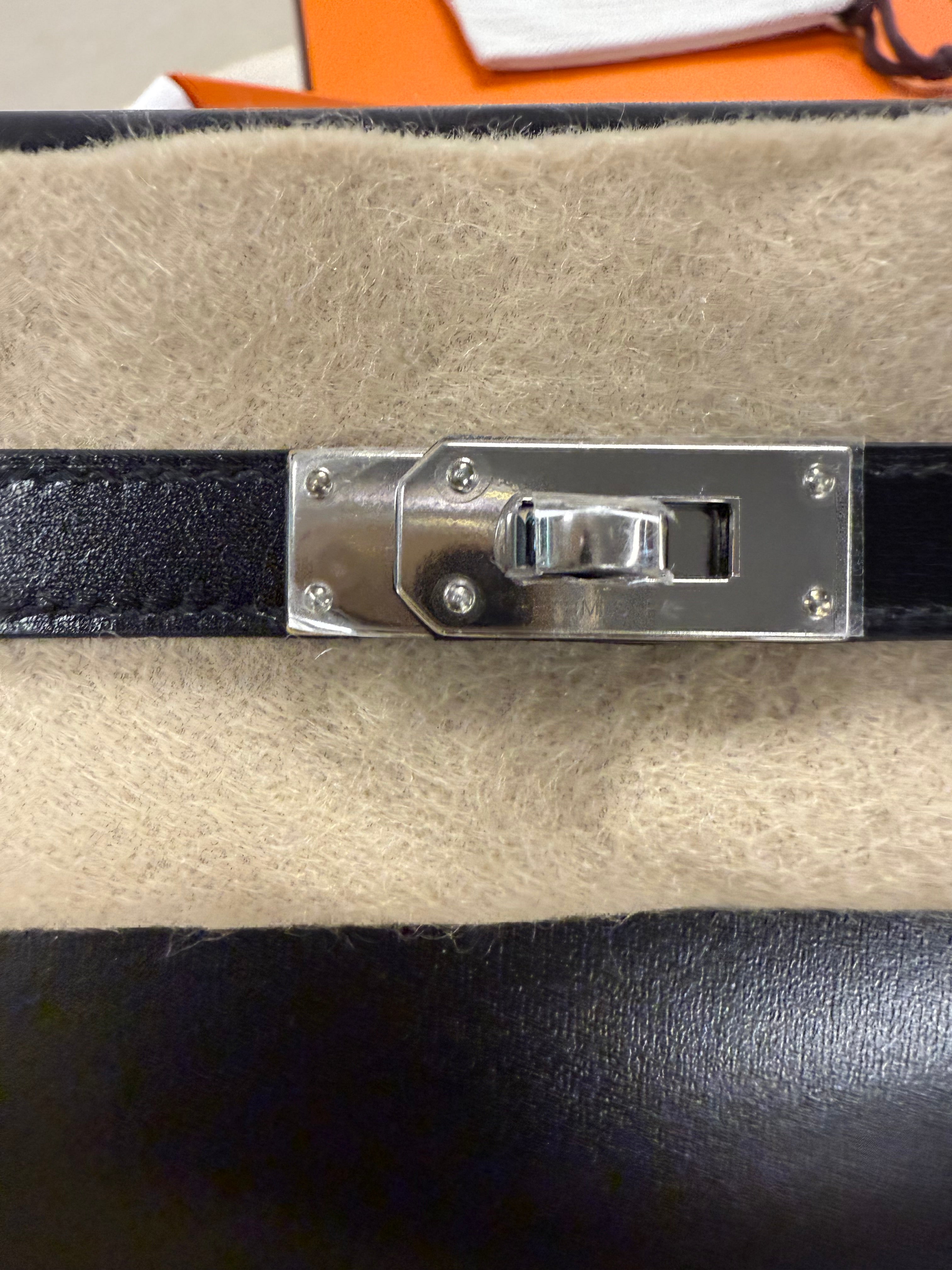 HERMES KELLY BOX LEATHER NOIR  PHW STAMP K