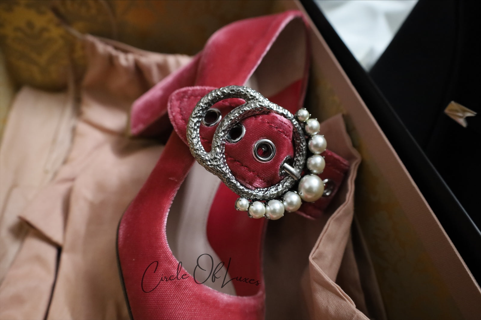 MIU MIU VELEVET PINK PEARL PUMP SIZE 35