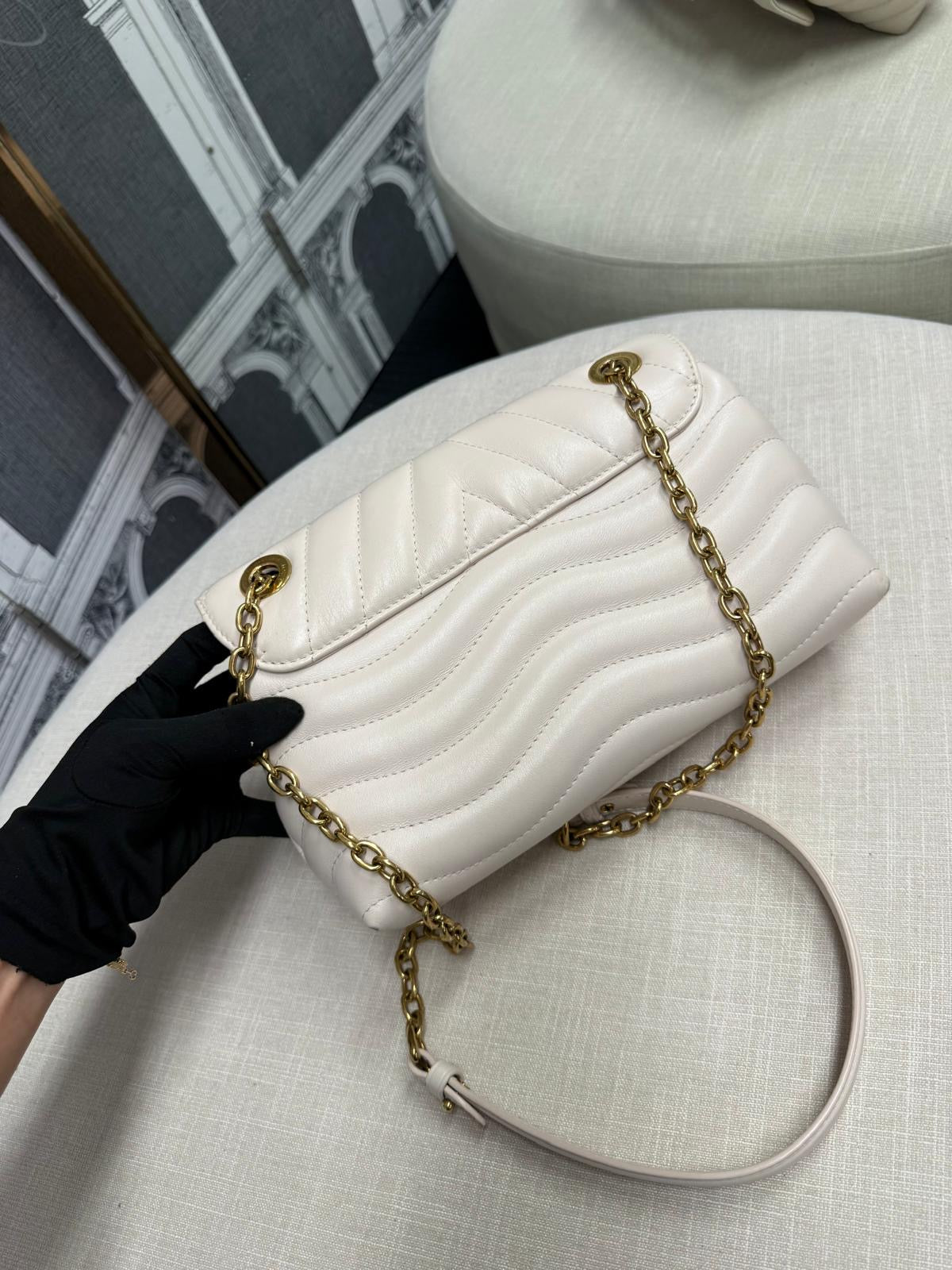 LOUIS VUITTON  NEW WAY MM IVORY CHAIN BAG