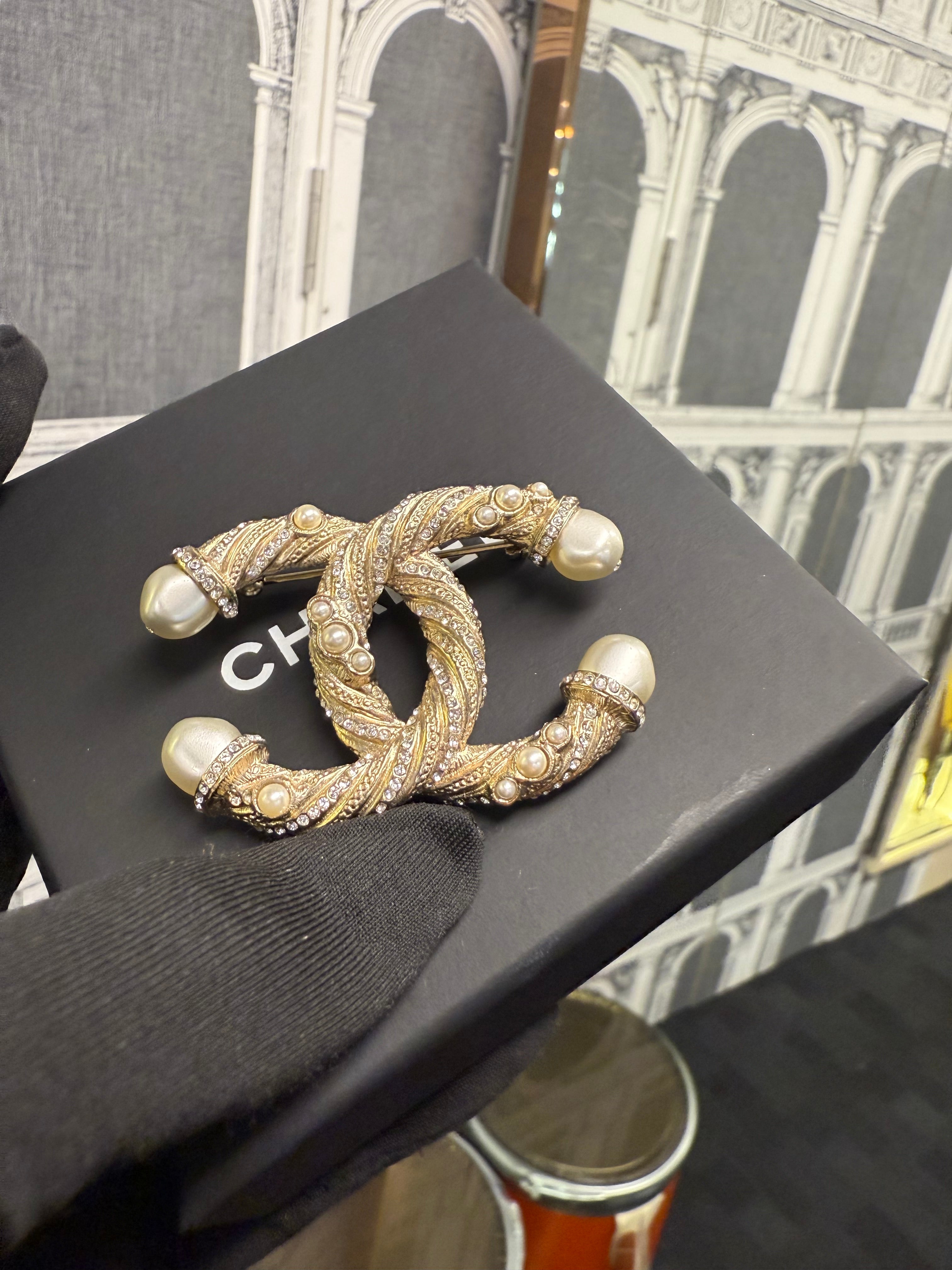 CHANEL  CC PEARL  & CRYSTAL BROOCH