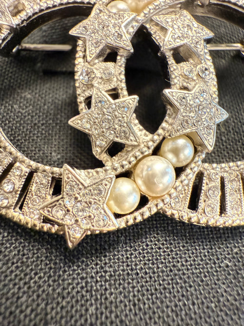 CHANEL BROOCH CRYSTAL STAR PEARL