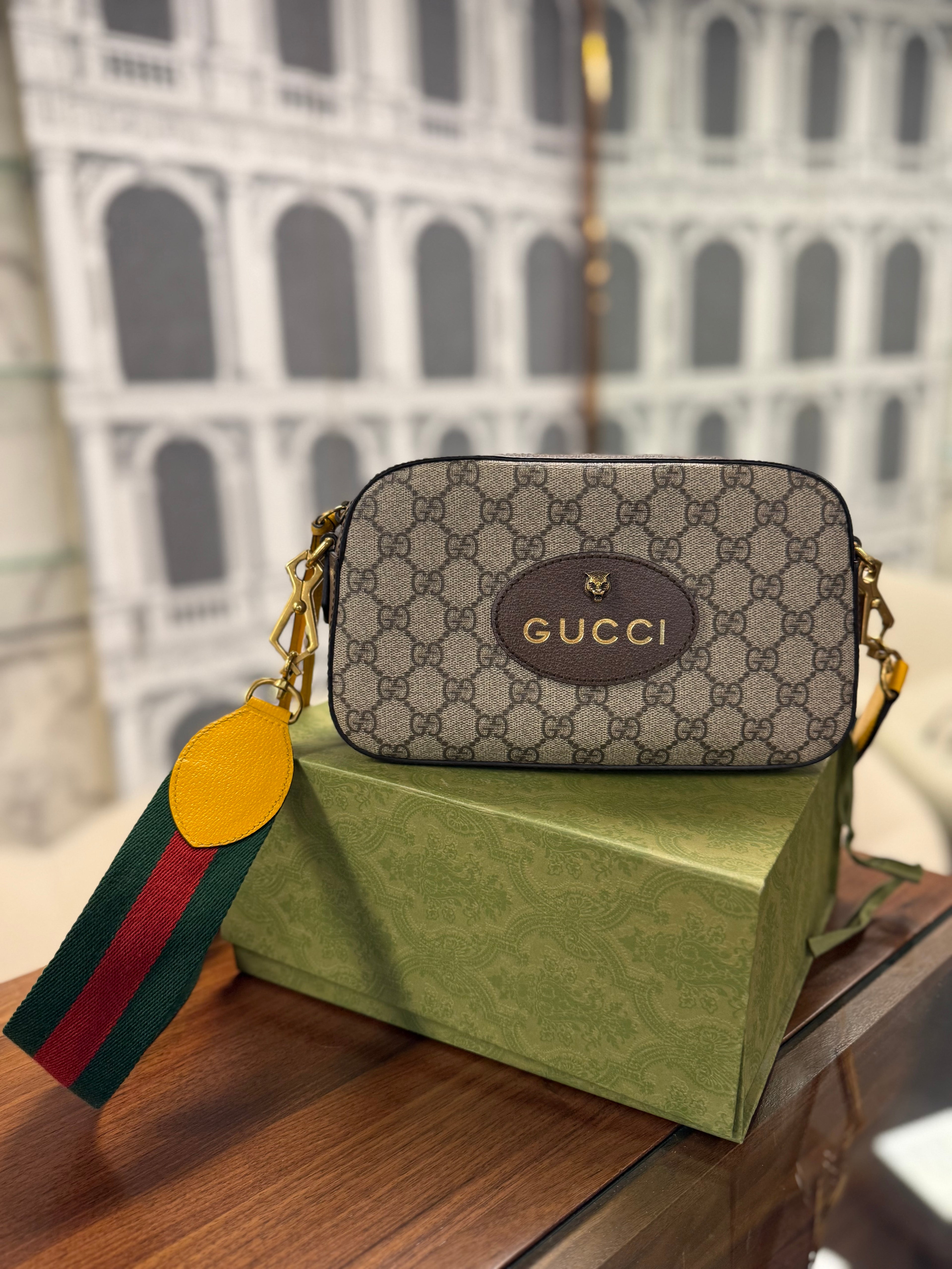GUCCI NEO SUPREME CANVAS MESSENGER BAG