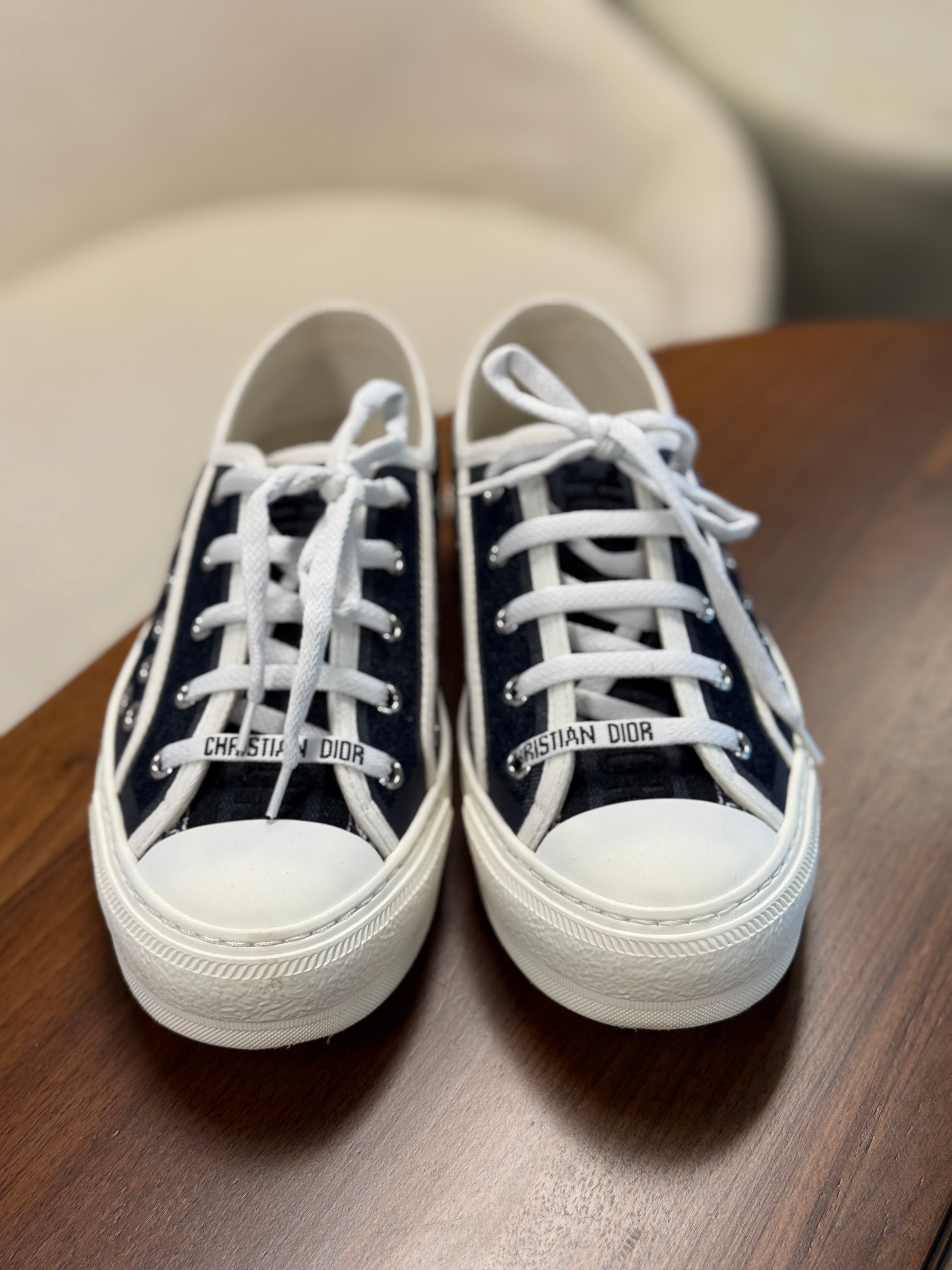 DIOR TRAINER EYELET SIZE 37