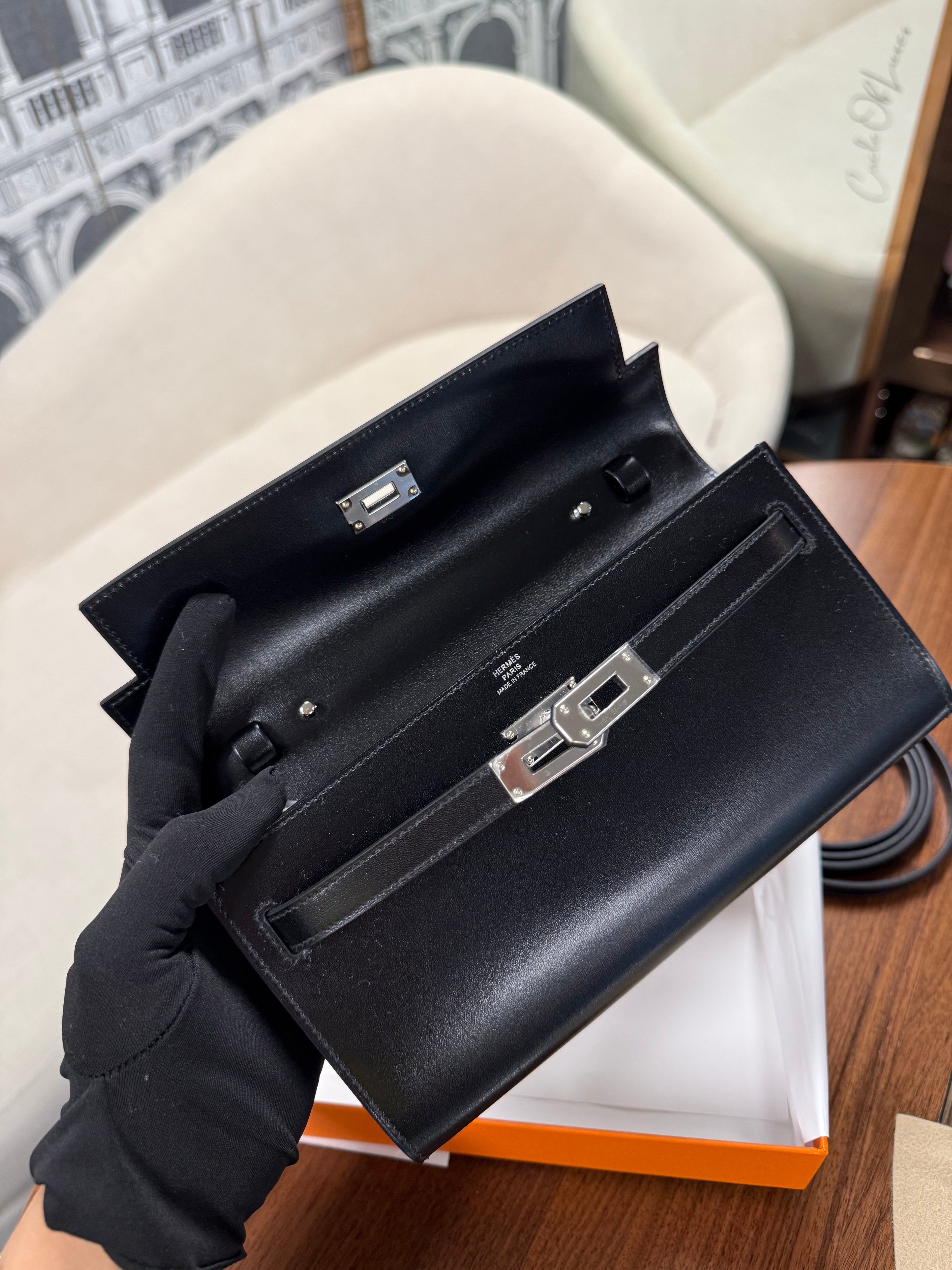 HERMES KELLY BOX LEATHER NOIR  PHW STAMP K