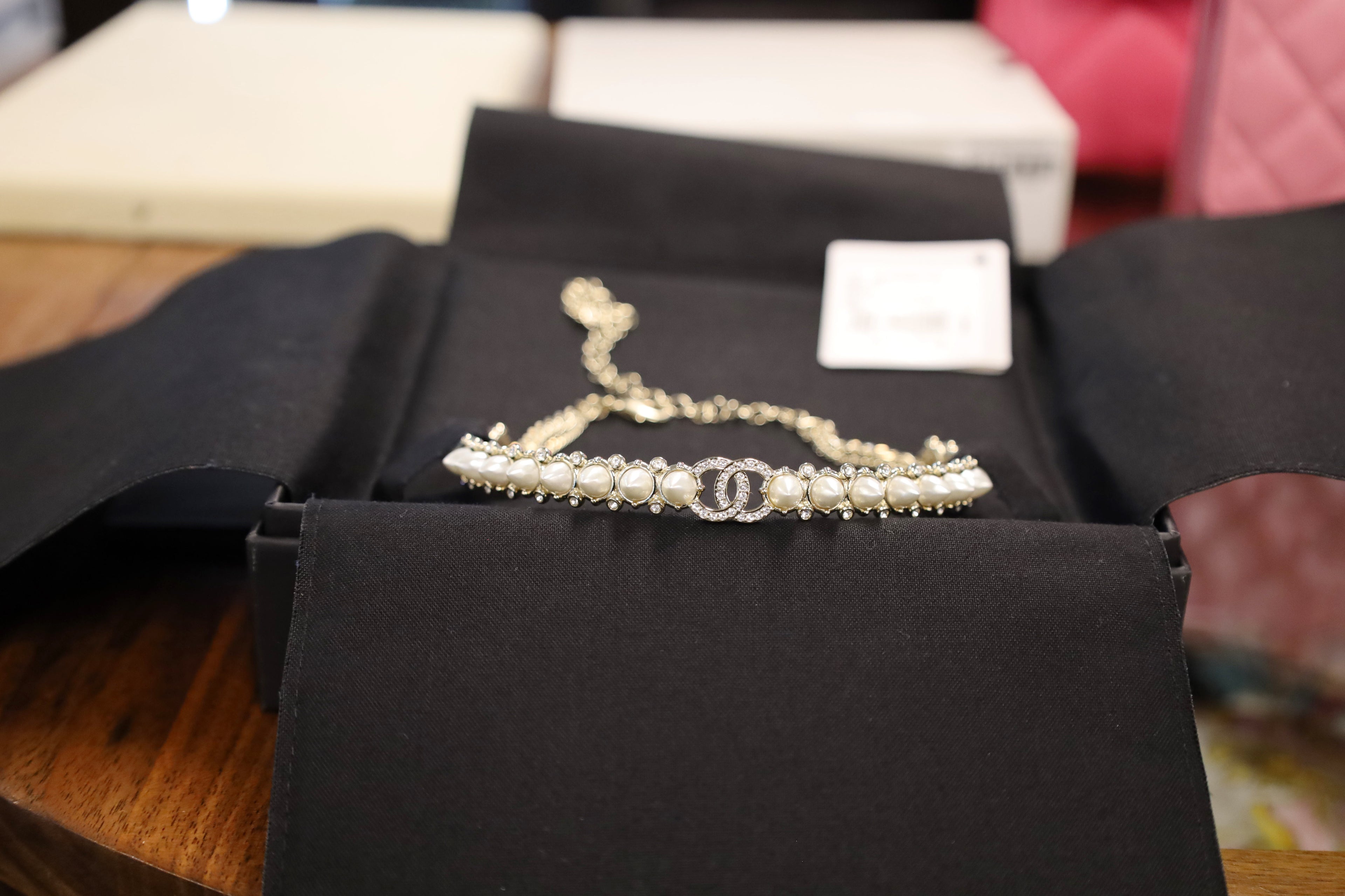 CHANEL COCO MARK A22C CHOKER  PEARL CHAMPAGNE GOLD