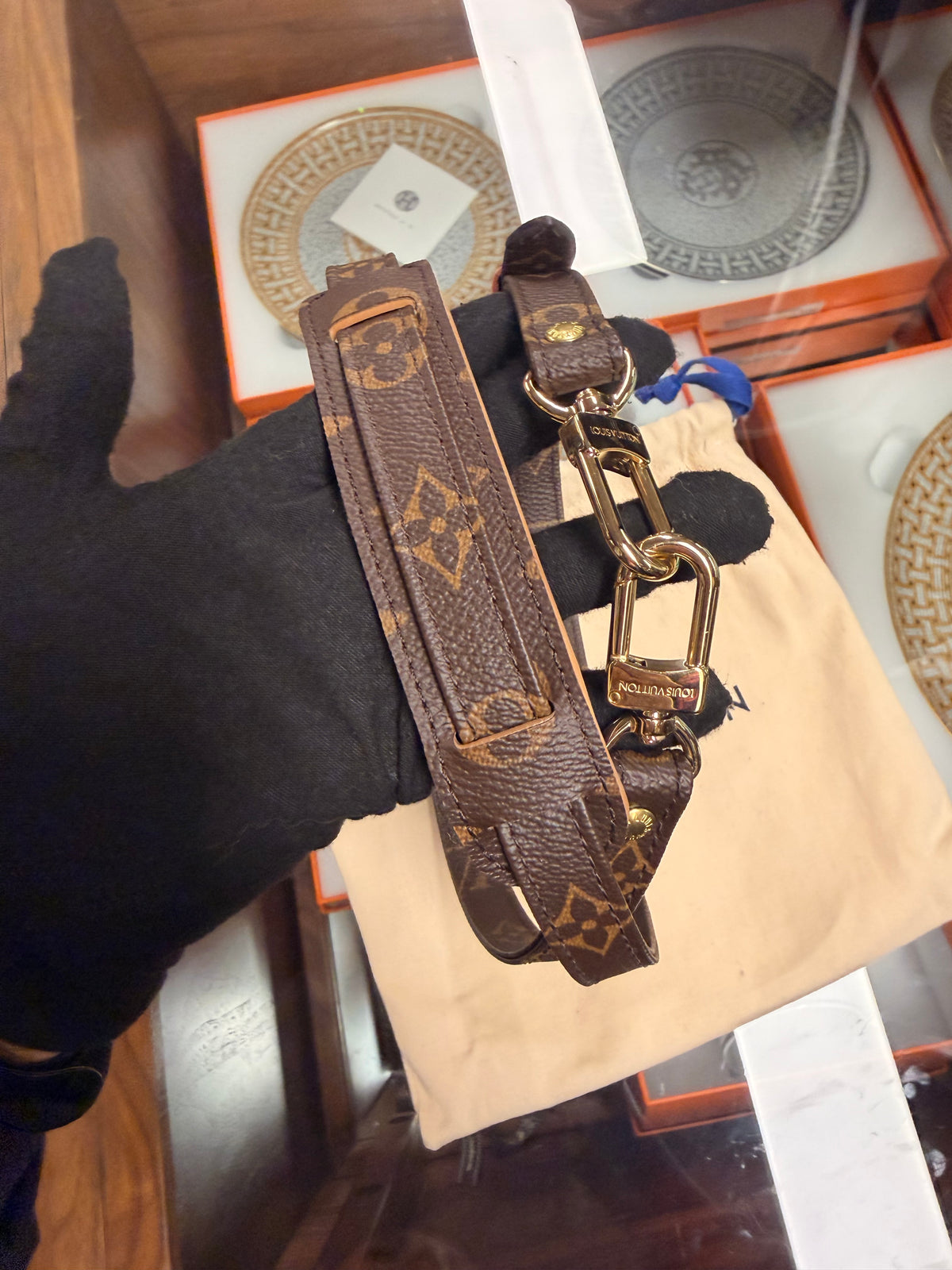 LOUIS VUITTON STRAP MONOGRAM