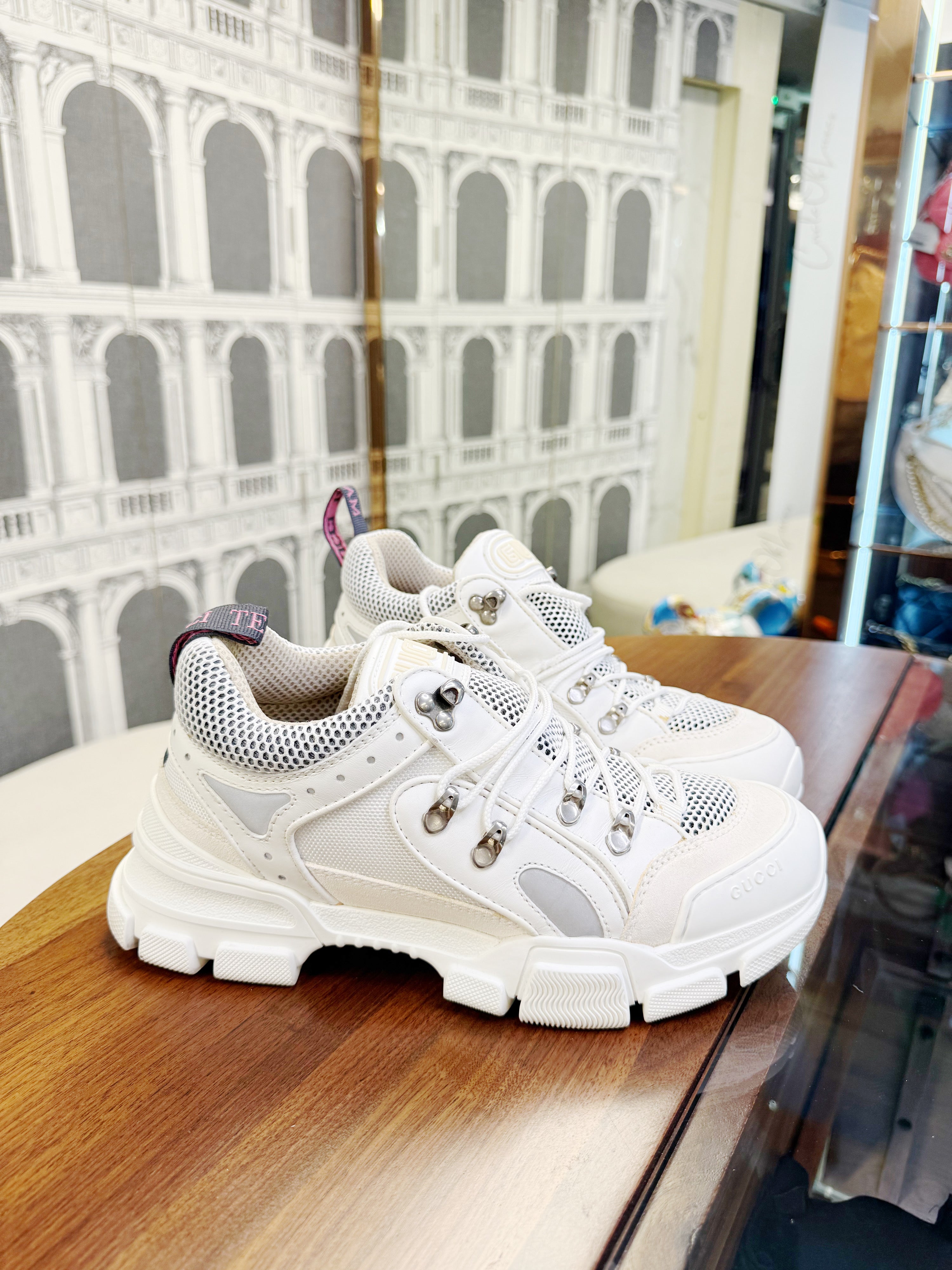 GUCCI FLASHTREK WHITE SHOES SIZE 6